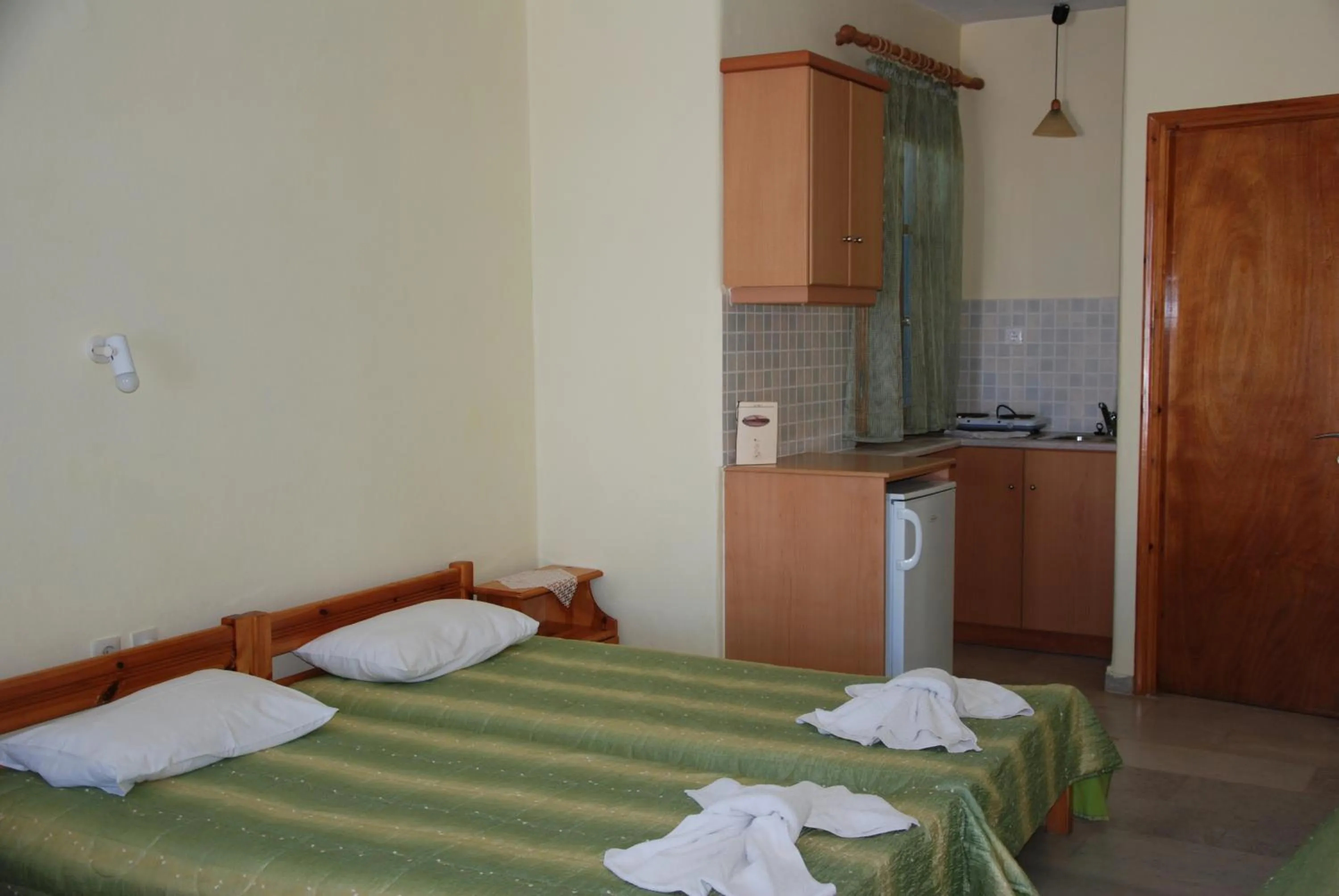 Photo of the whole room, Bed in Koulas Pension - Red Lake
