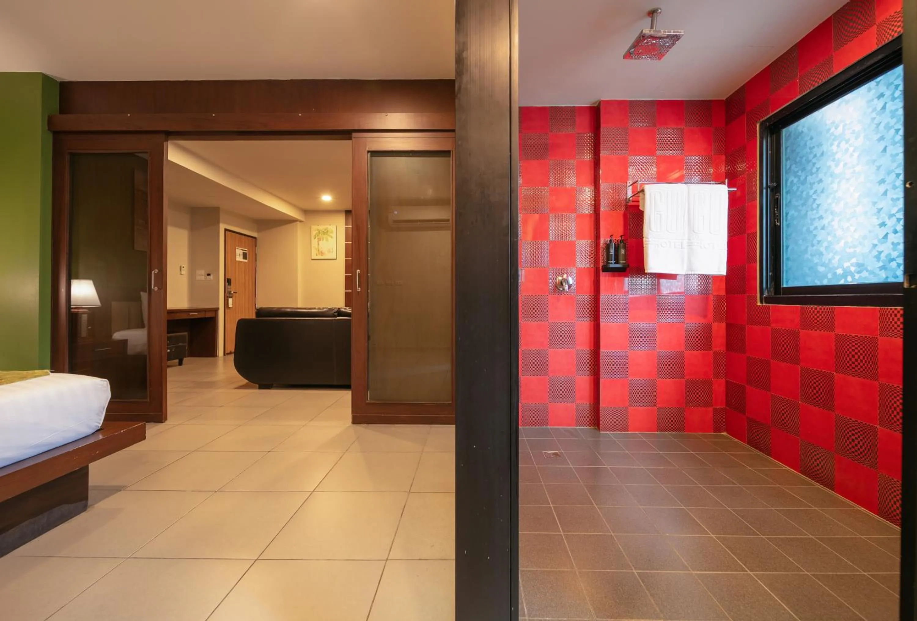 Bathroom, Bed in Gu Hotel Patong