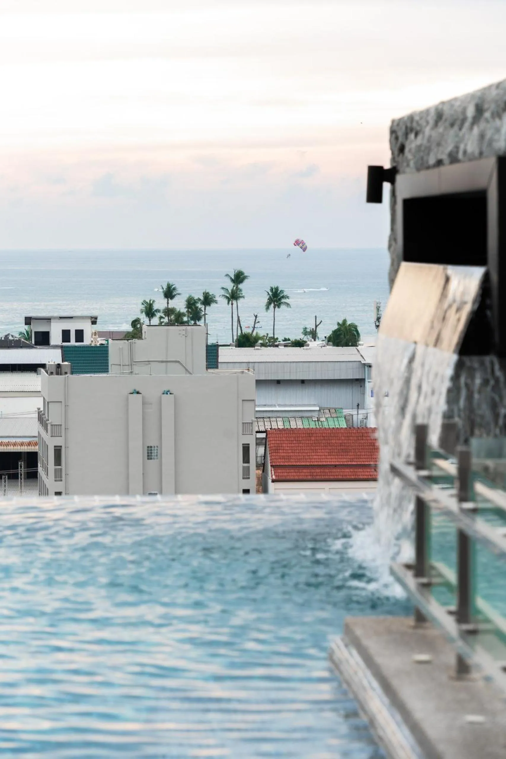 Lounge or bar in Gu Hotel Patong