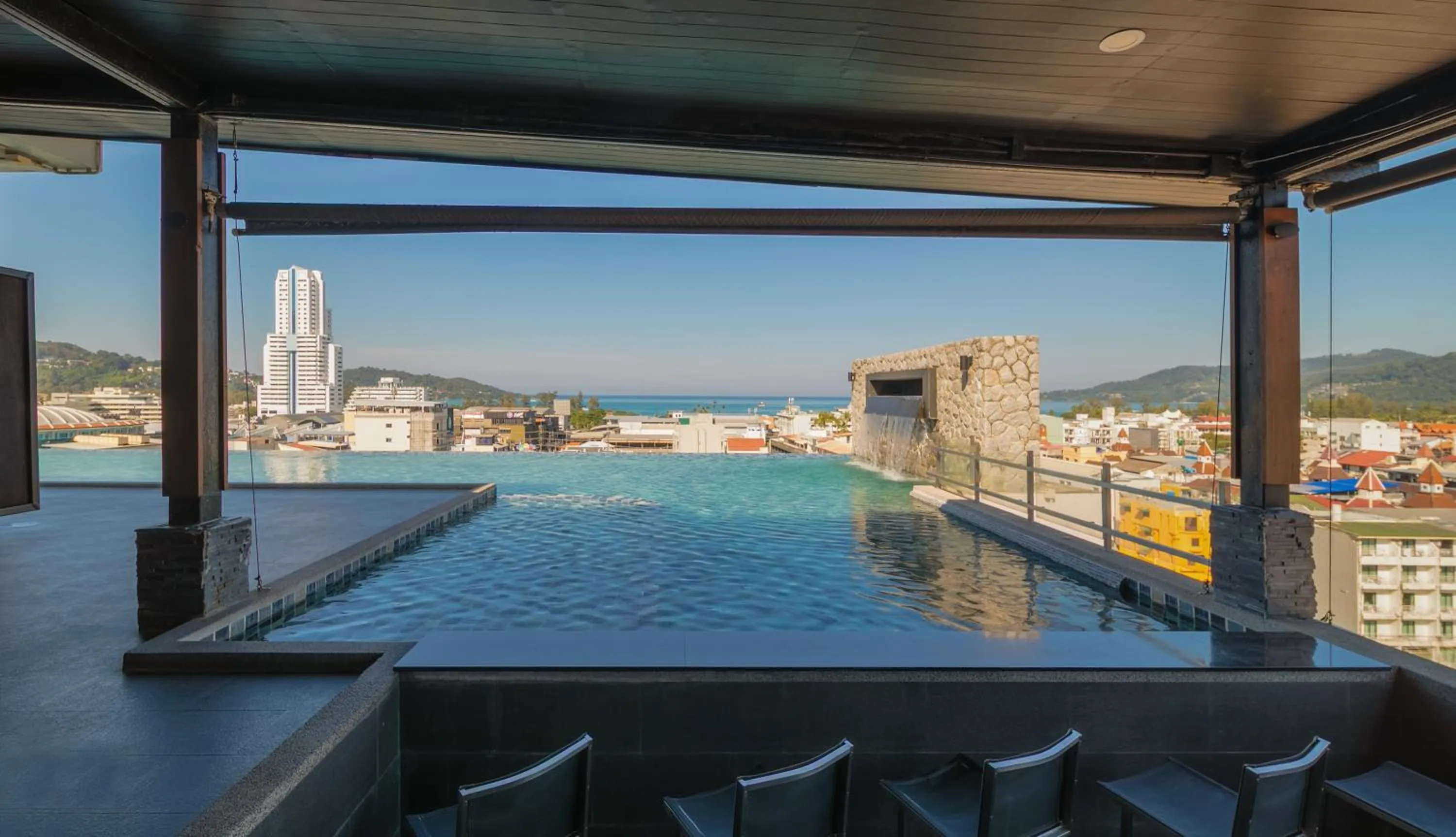 Swimming pool in Gu Hotel Patong