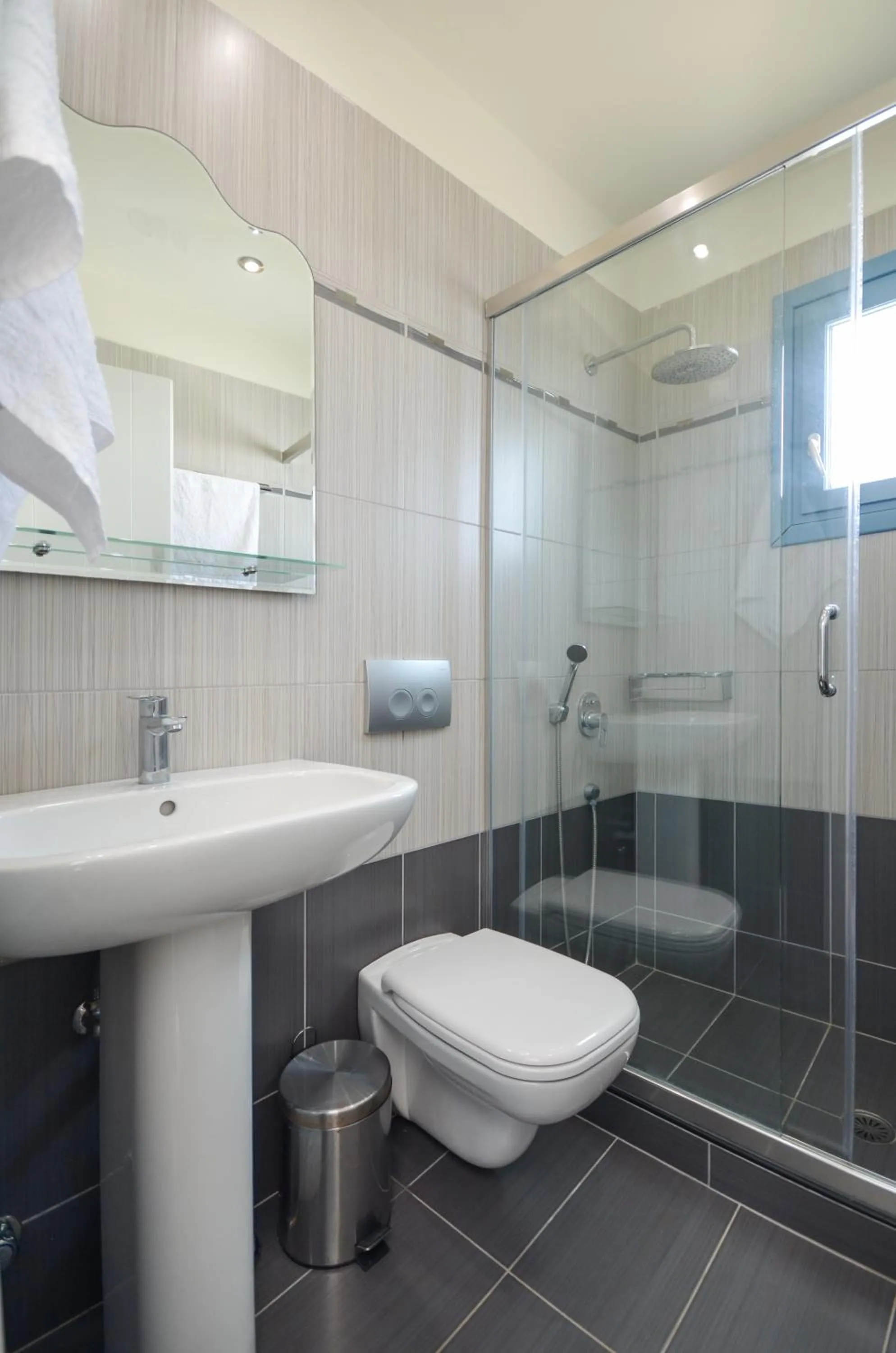 Shower in Hotel Francesca