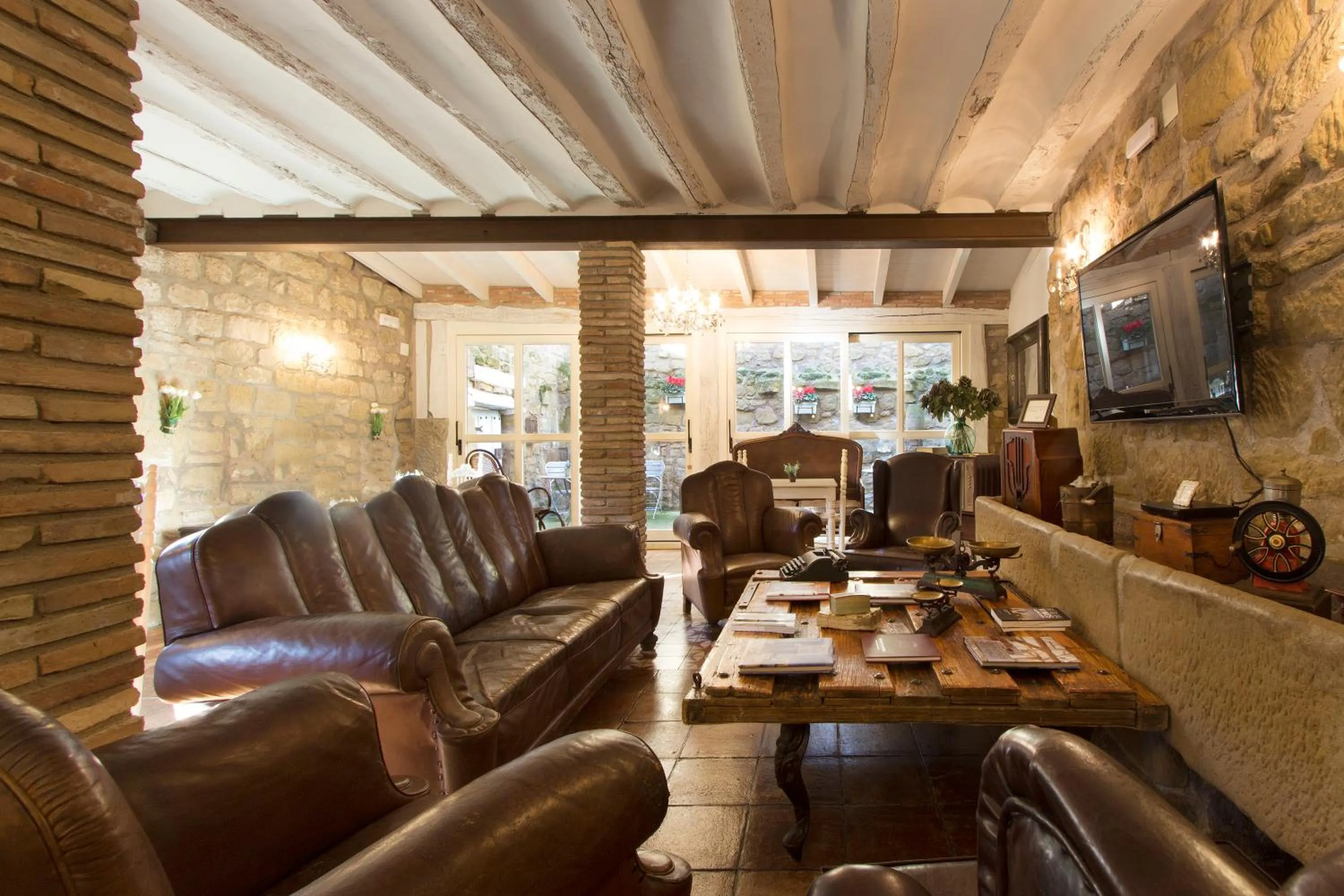 Living room in Hotel Boutique Posada de Sajazarra