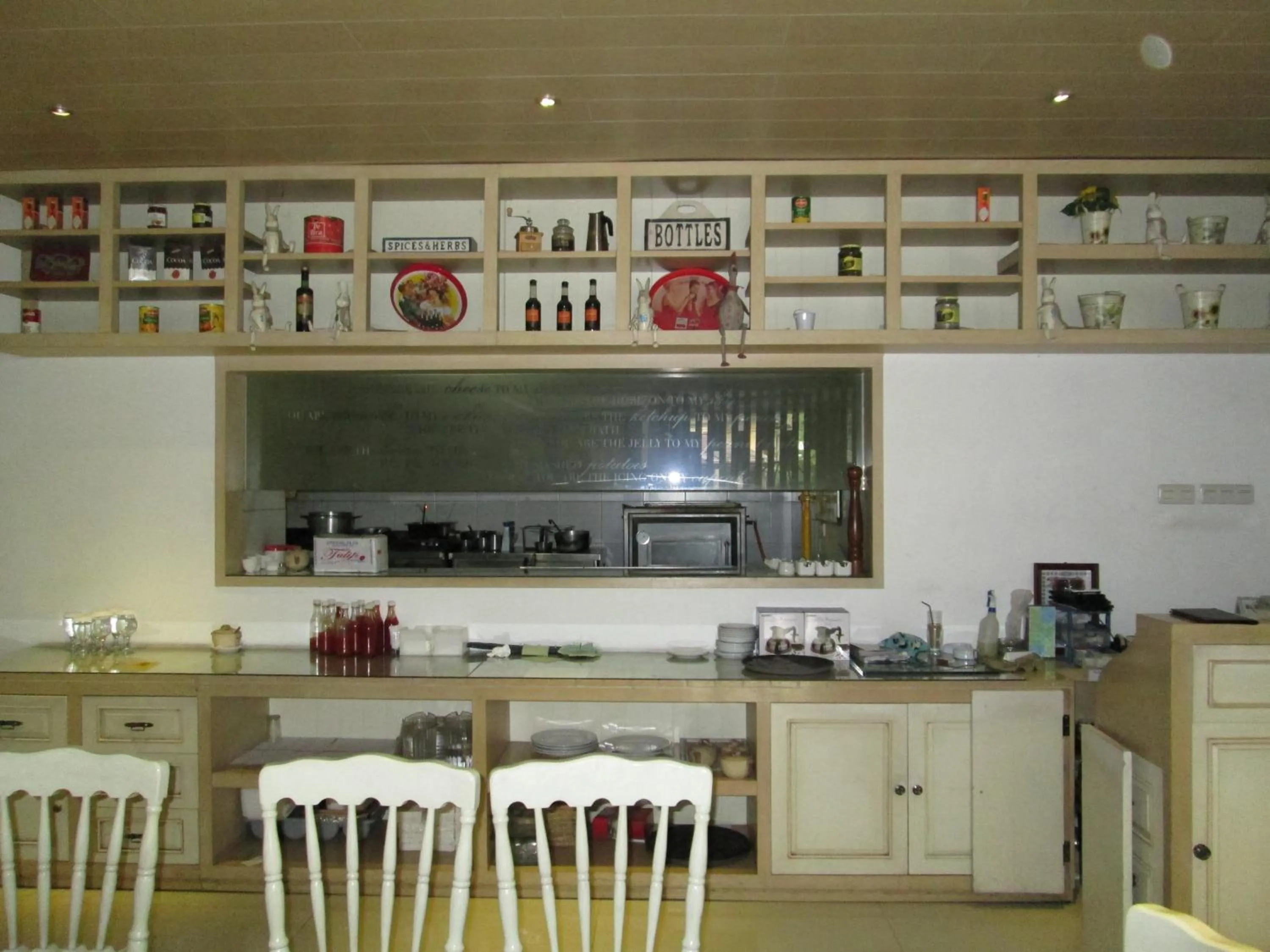 Restaurant/places to eat in Vio Hotel Cimanuk Bandung