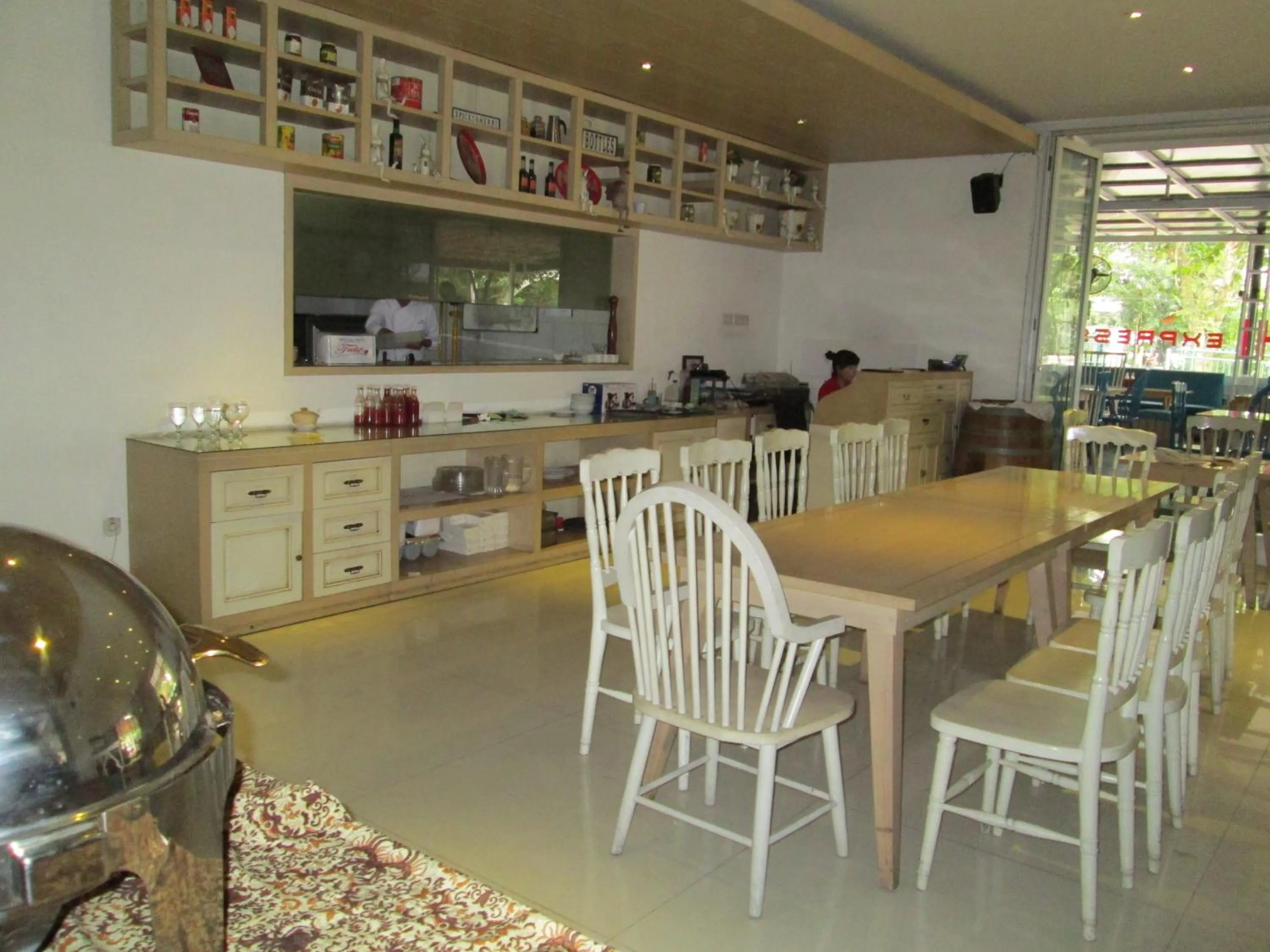 Restaurant/places to eat in Vio Hotel Cimanuk Bandung