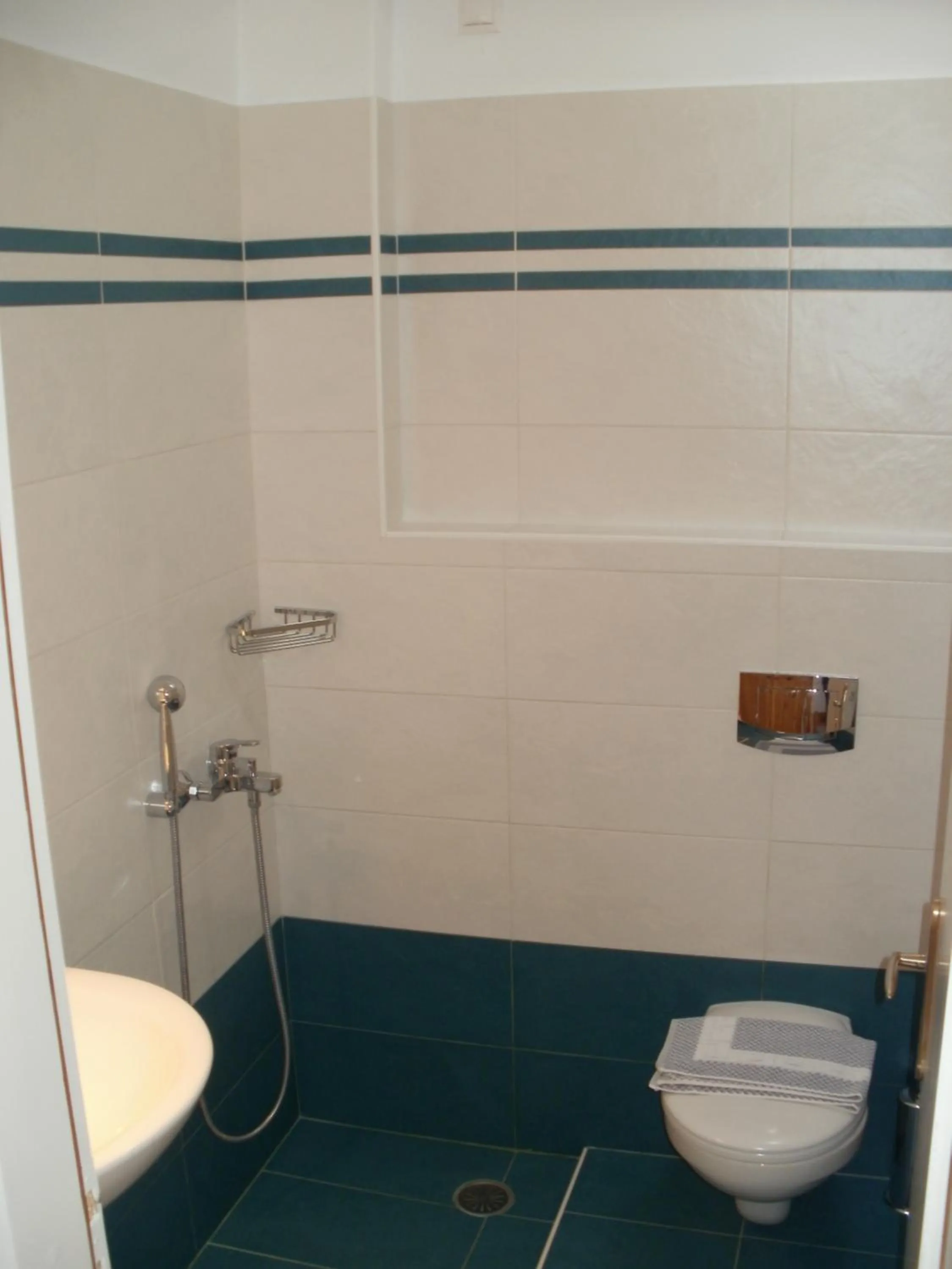 Bathroom in Anna Studios