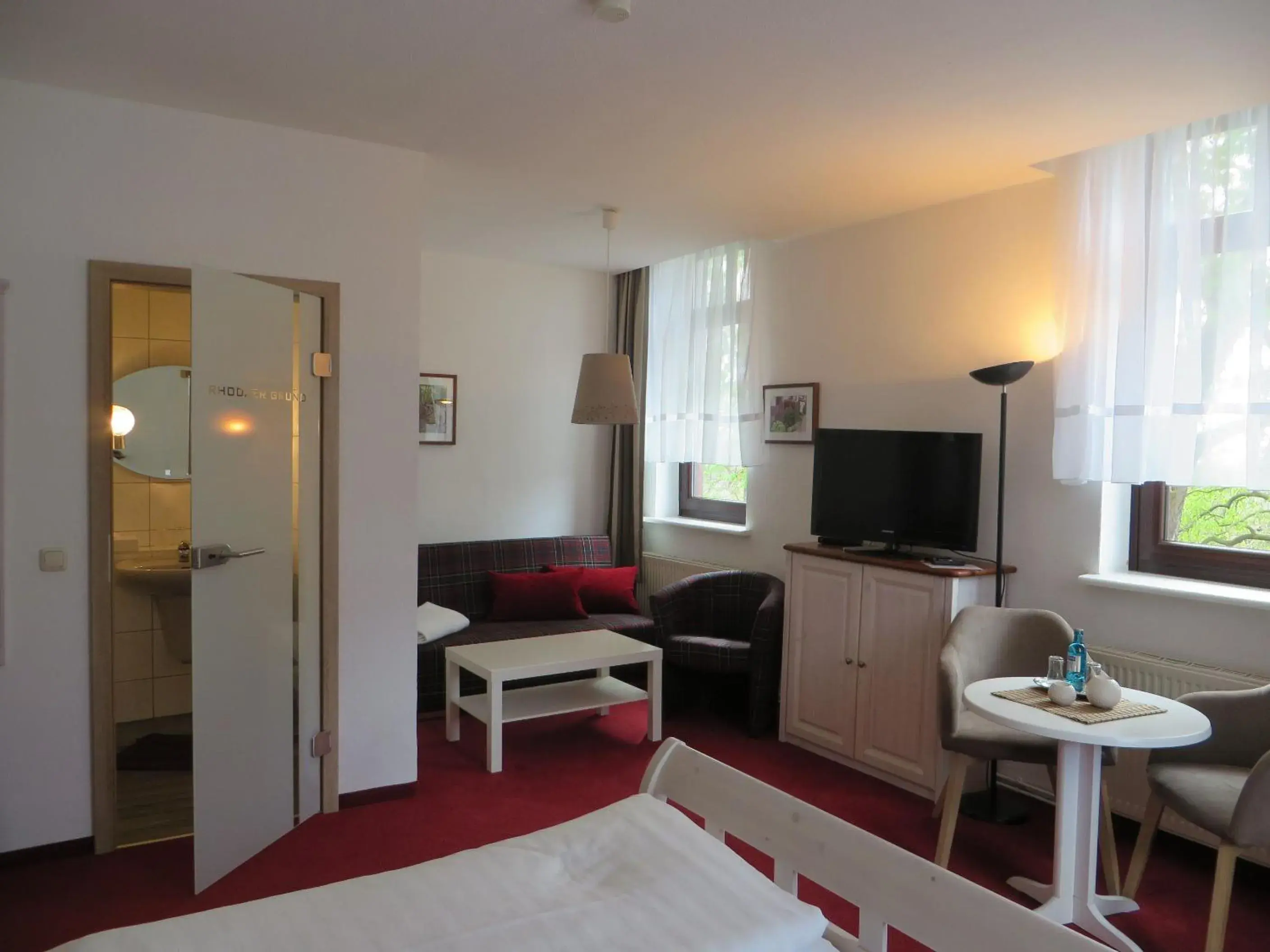 Double Room in Rhodaer Grund Double Room in Rhodaer Grund