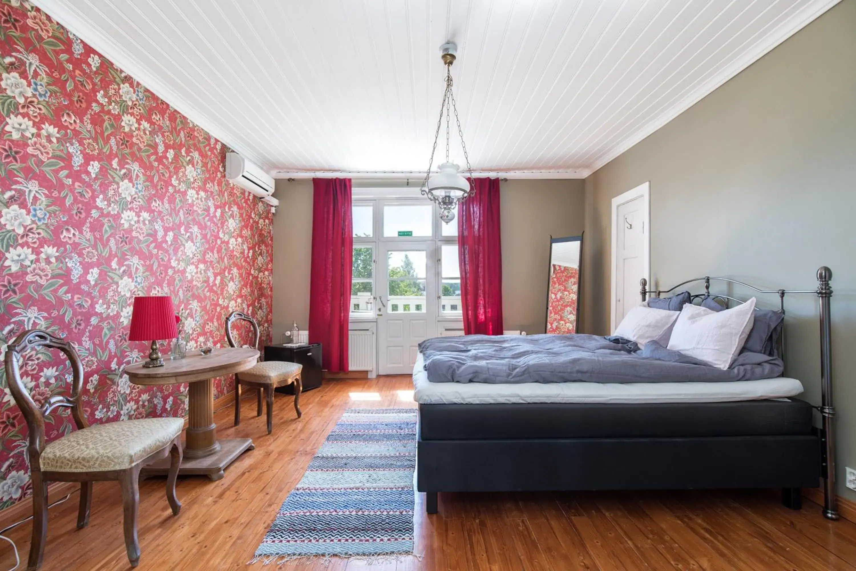 Deluxe Queen Room in Matin ja Maijan Majatalo Deluxe Queen Room in Matin ja Maijan Majatalo