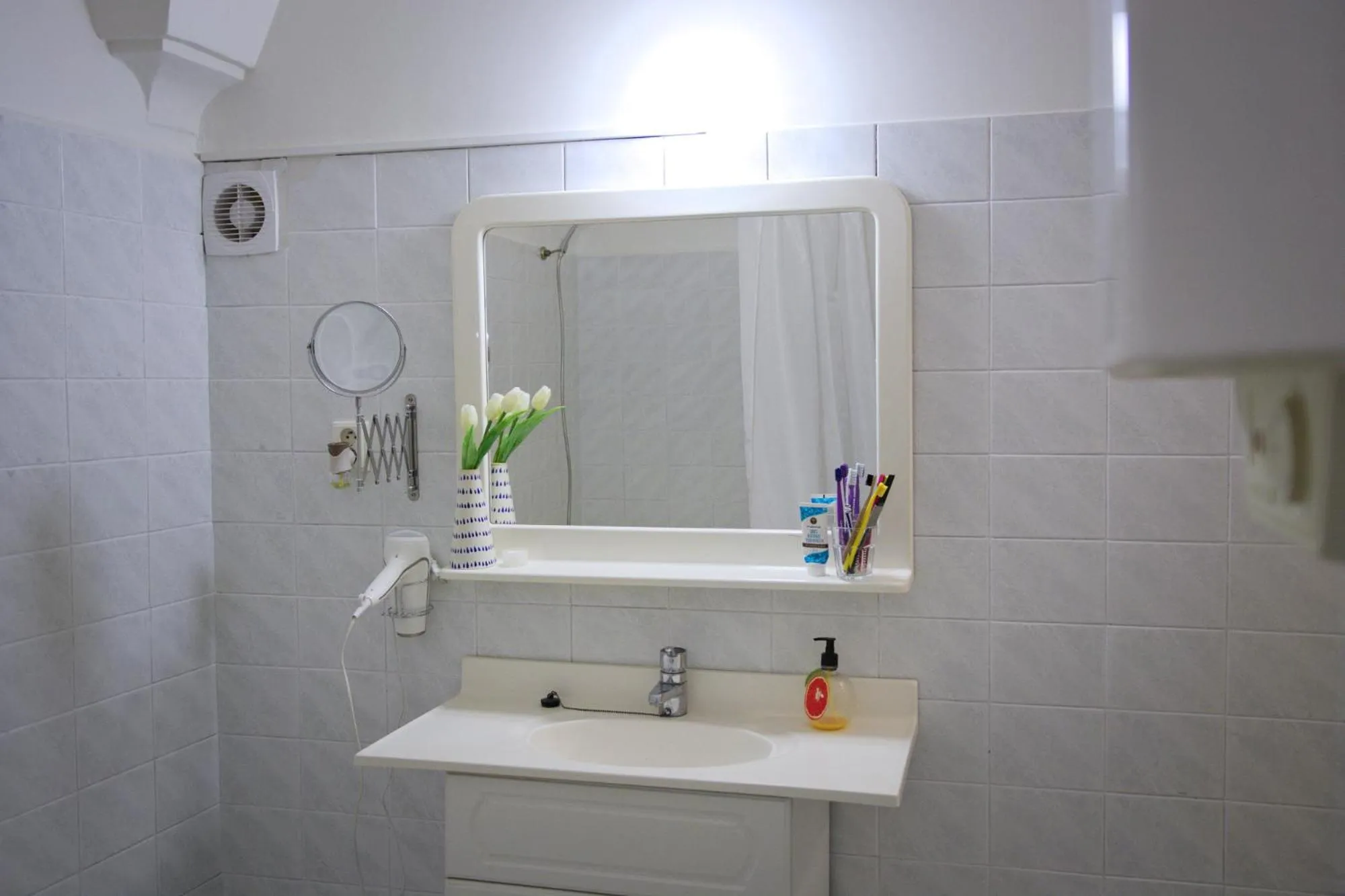 Bathroom in GRAN hostel