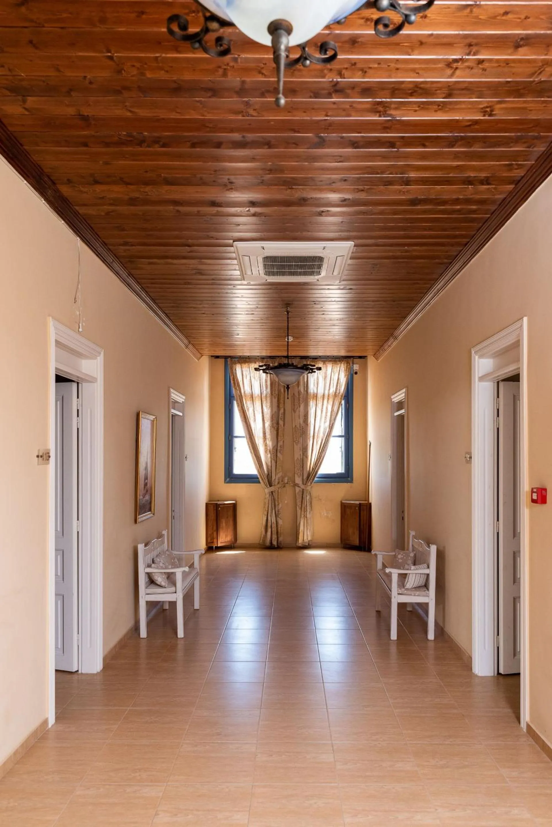 Seating area in Sourediko