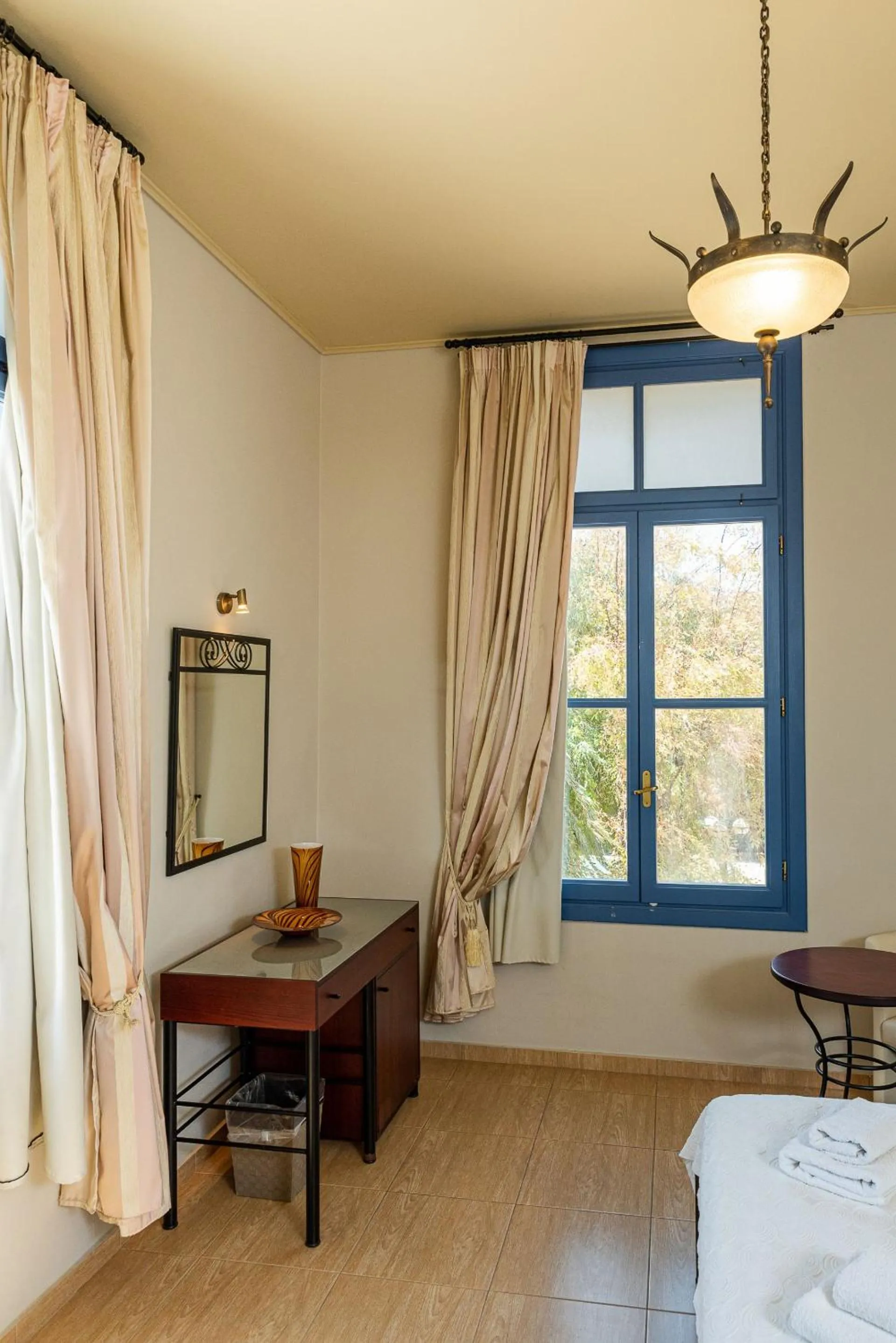 View (from property/room), Bed in Sourediko