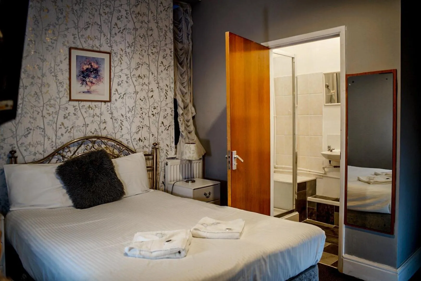 Bedroom, Bed in Villa Rose