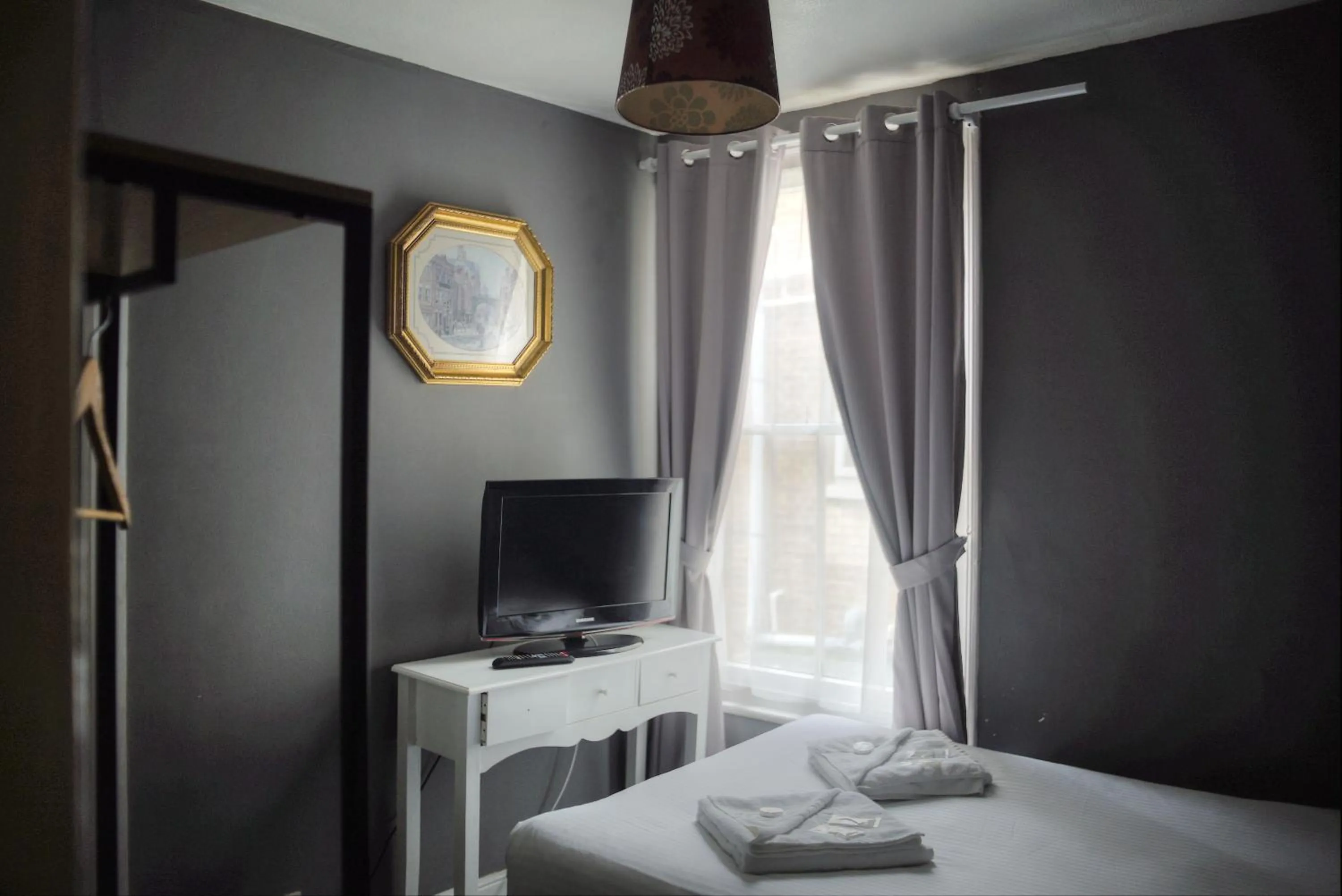 Bedroom, Bed in Villa Rose