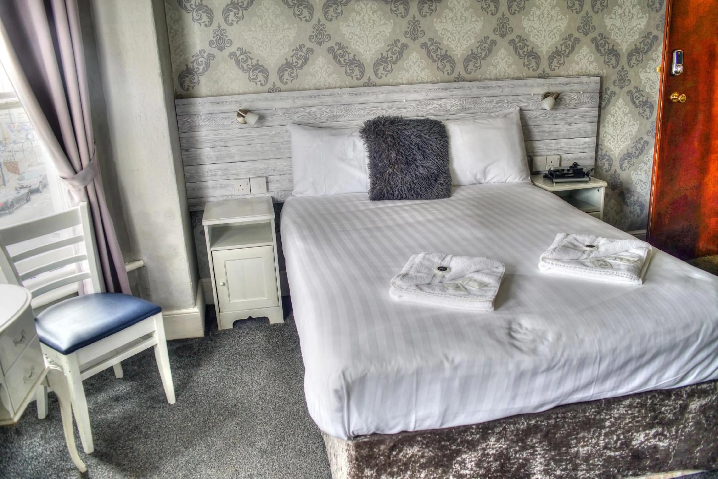 Bedroom, Bed in Villa Rose