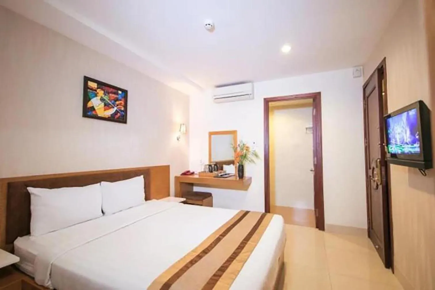 Bed in Valentine Luxury hotel - 31 Bui Vien Street