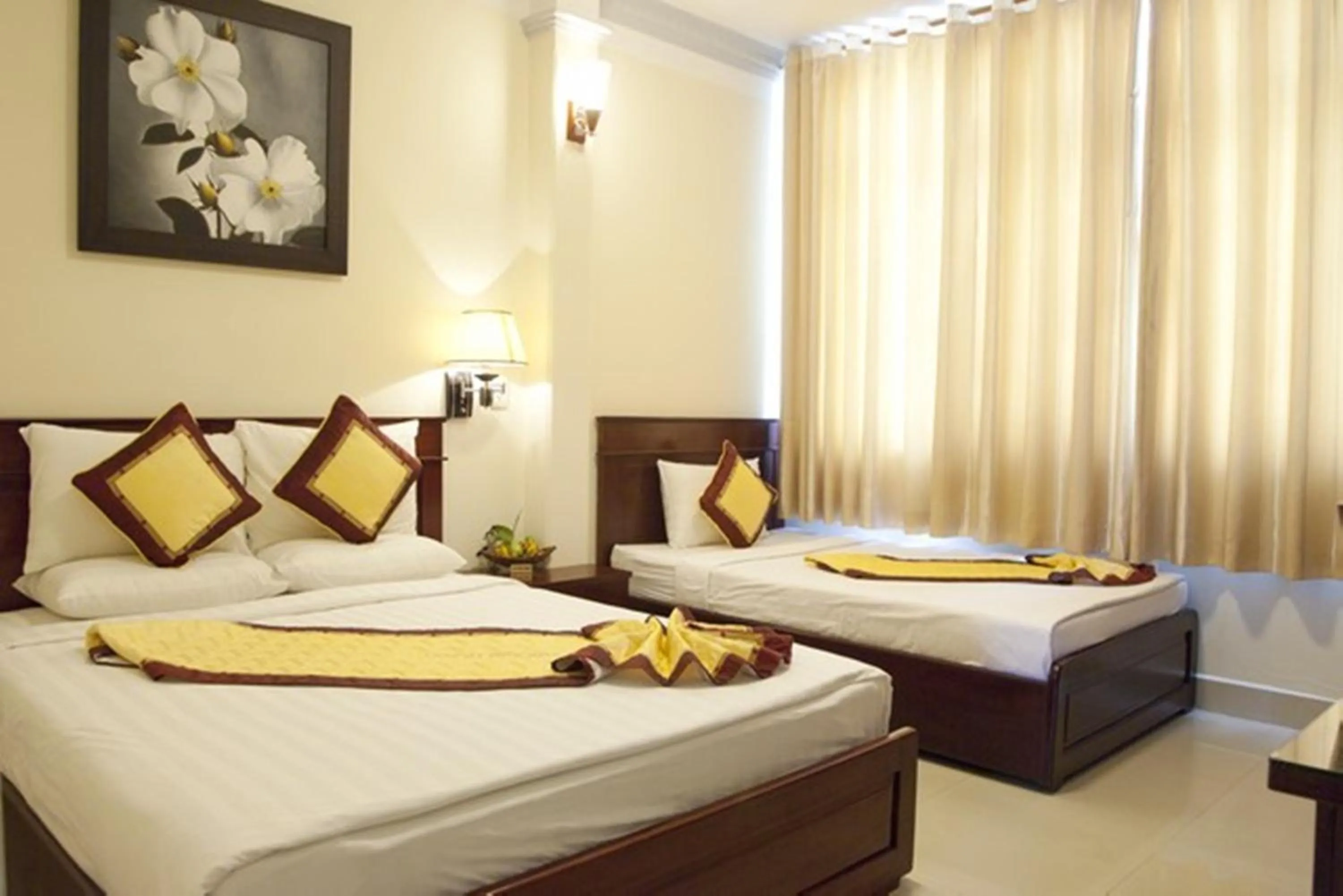 Bed in Valentine Luxury hotel - 31 Bui Vien Street