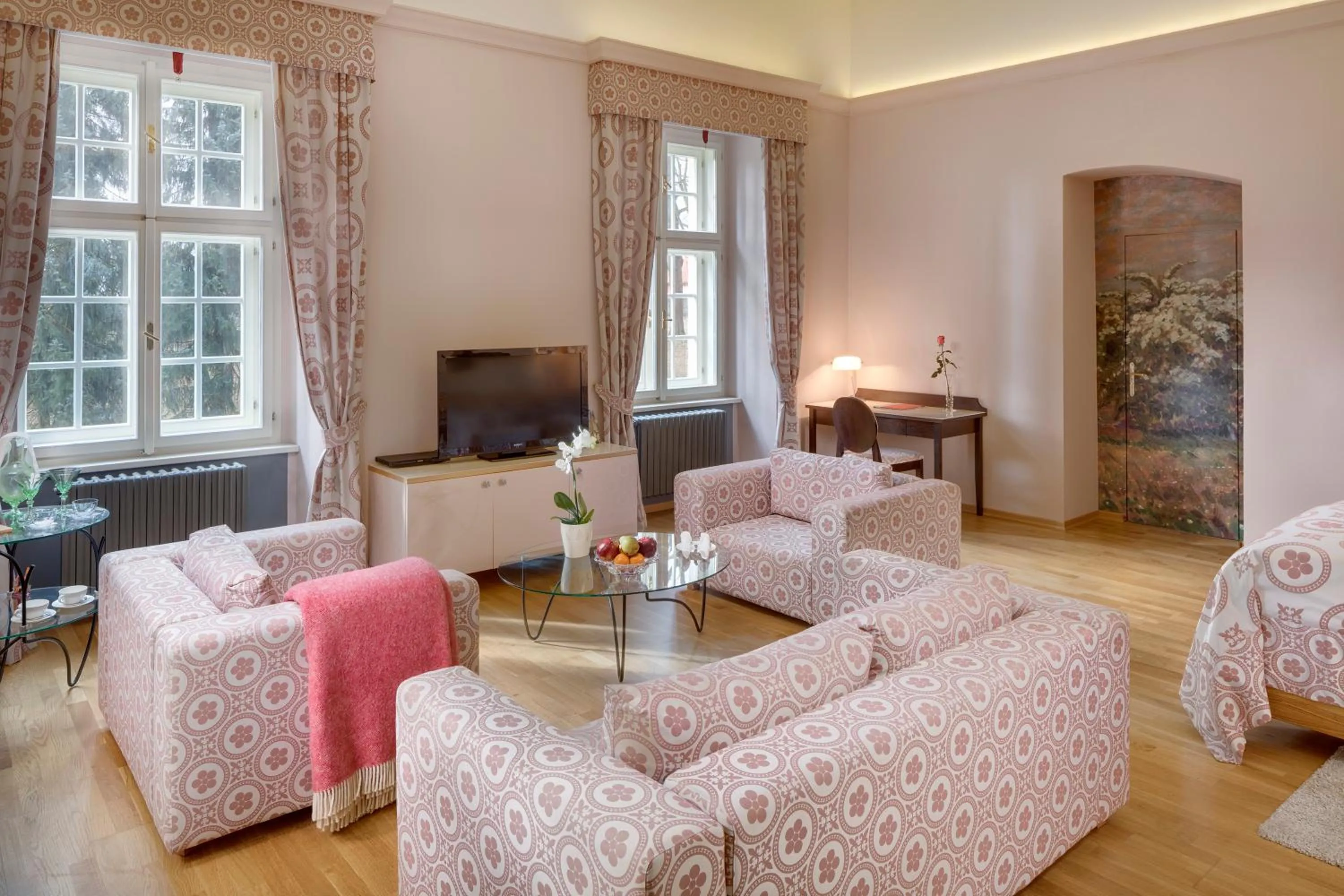 Living room, Bed in Chateau Herálec Boutique Hotel & Spa by L'Occitane