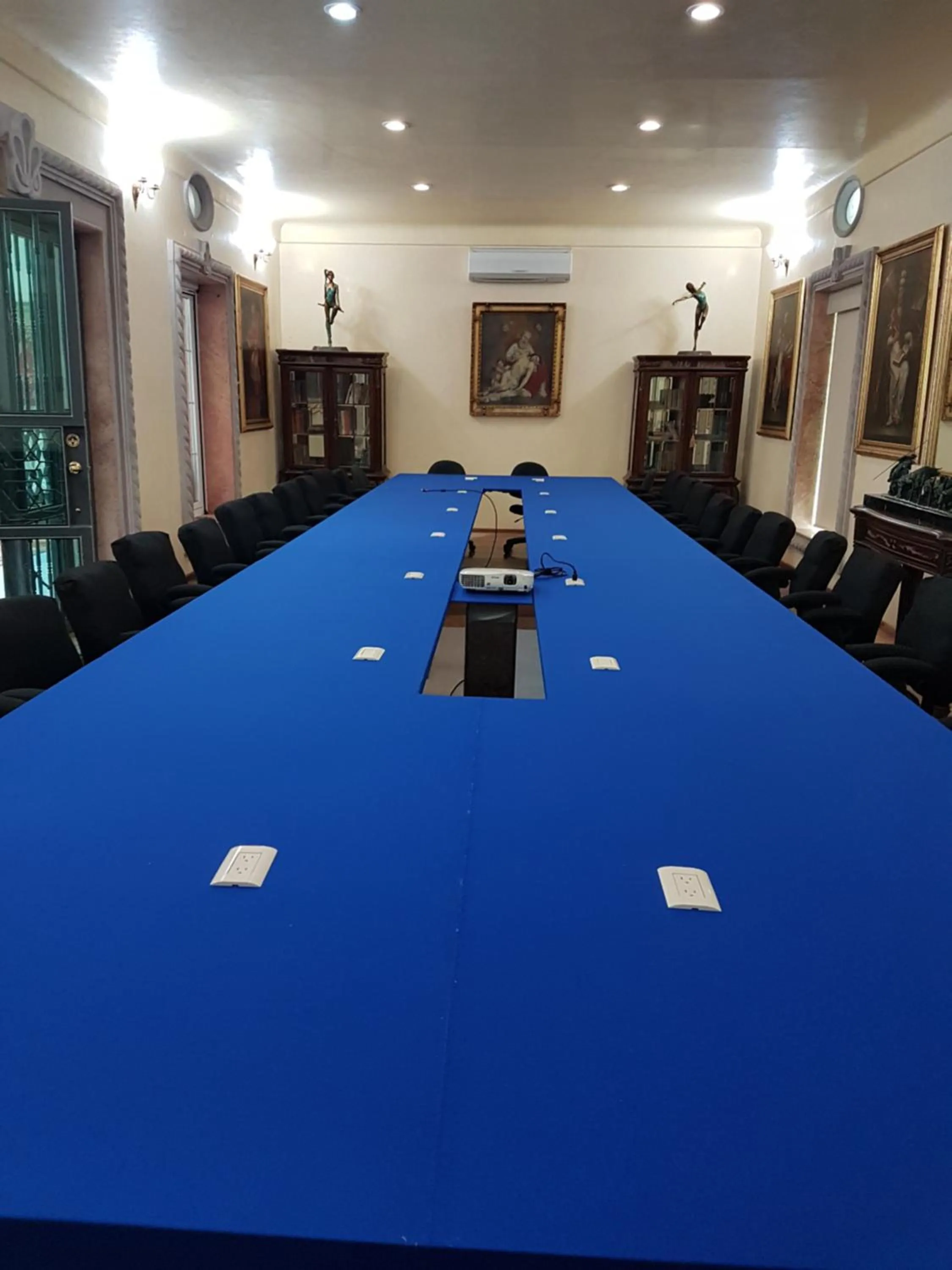 Area and facilities in The Lorian Club