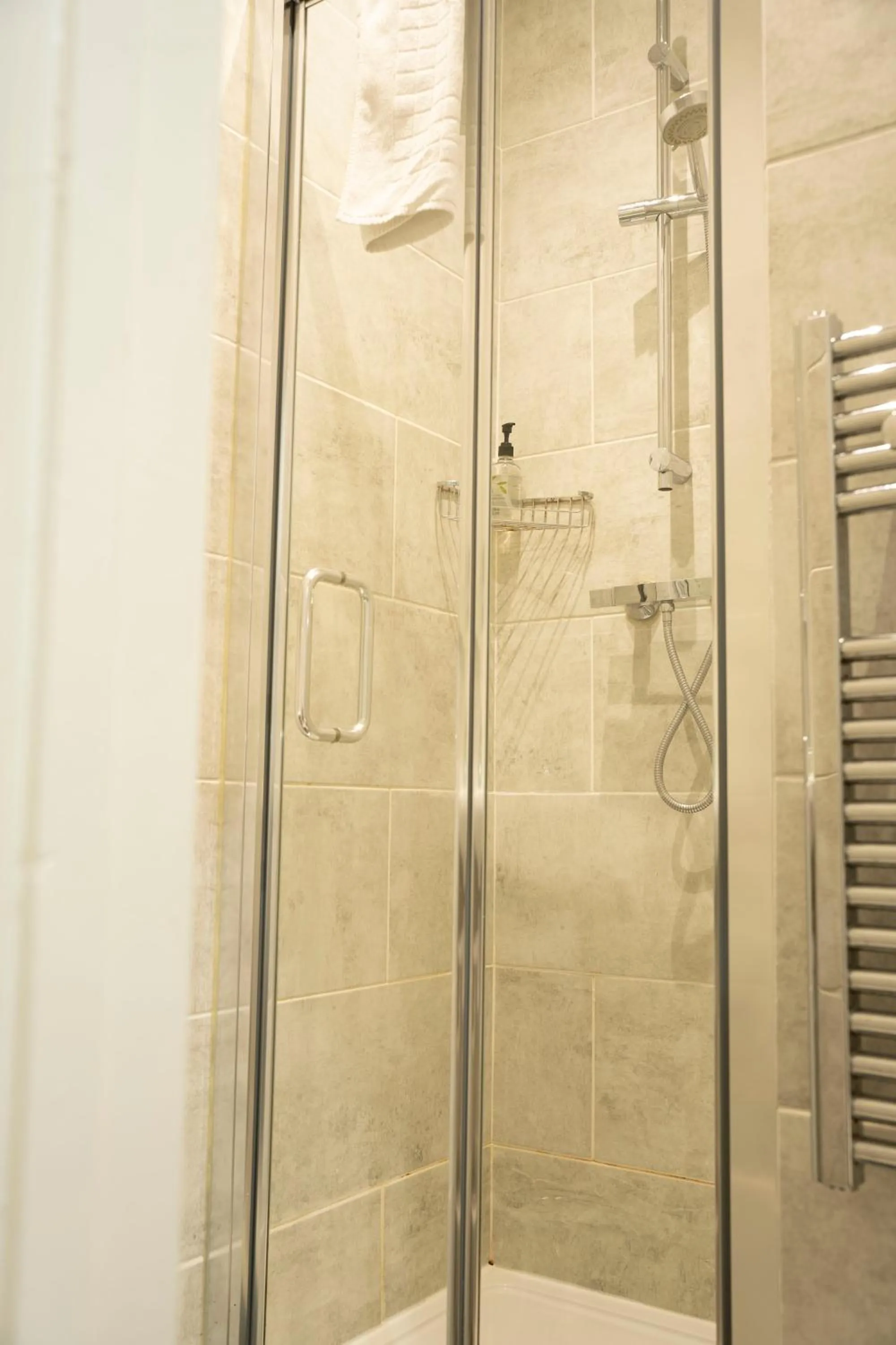 Shower in Gatwick Turret Guest House