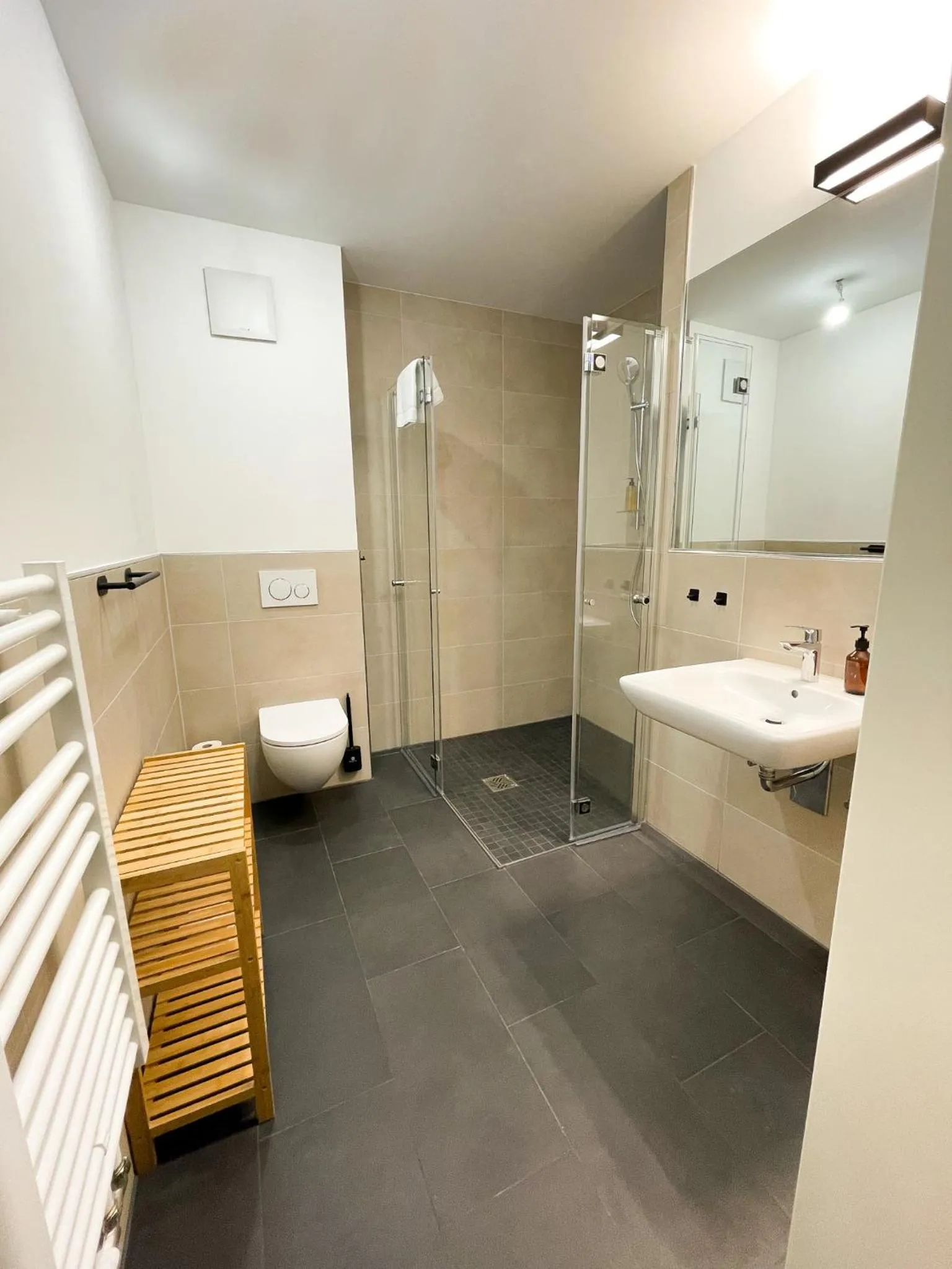 Shower in HOLI City Apart Hotel Berlin