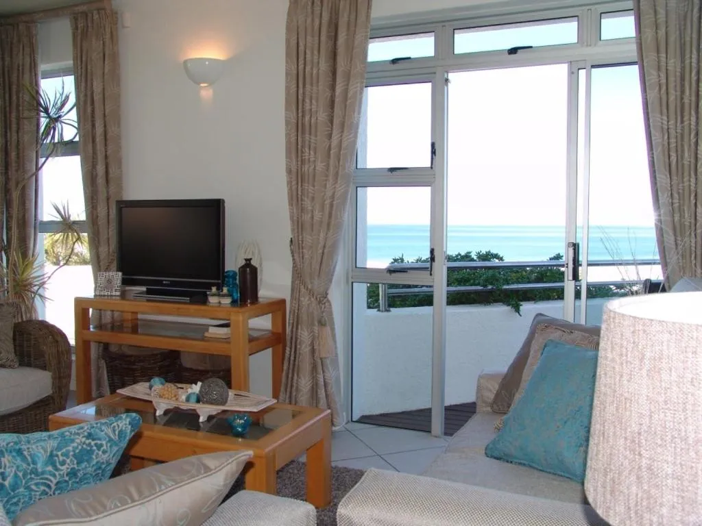 Day in Diaz 15 House on the Bay