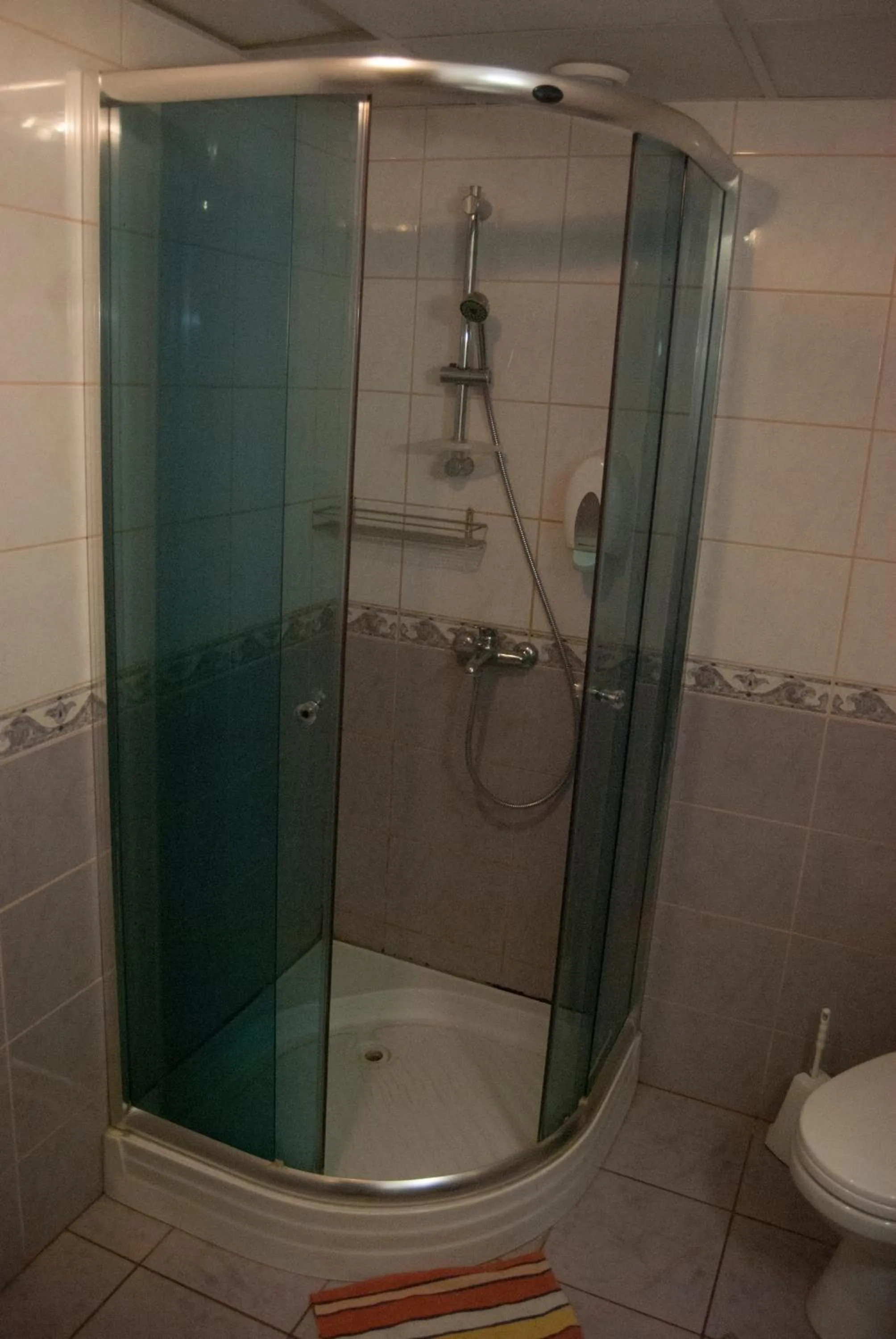 Shower in Terve Hostel