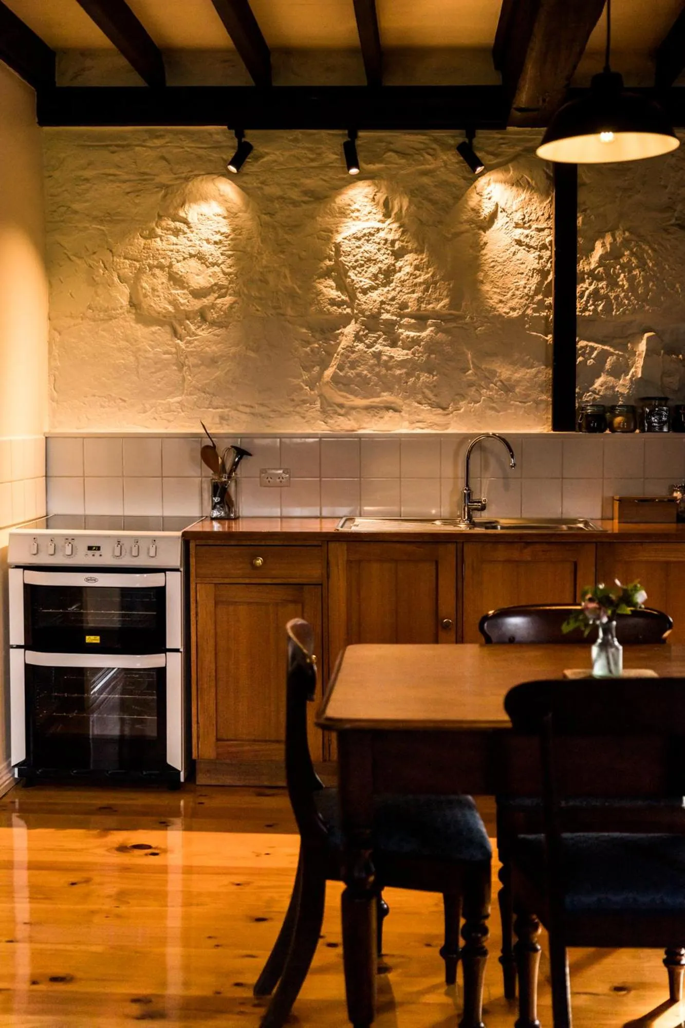 Kitchen or kitchenette in Daisy Bank Cottages