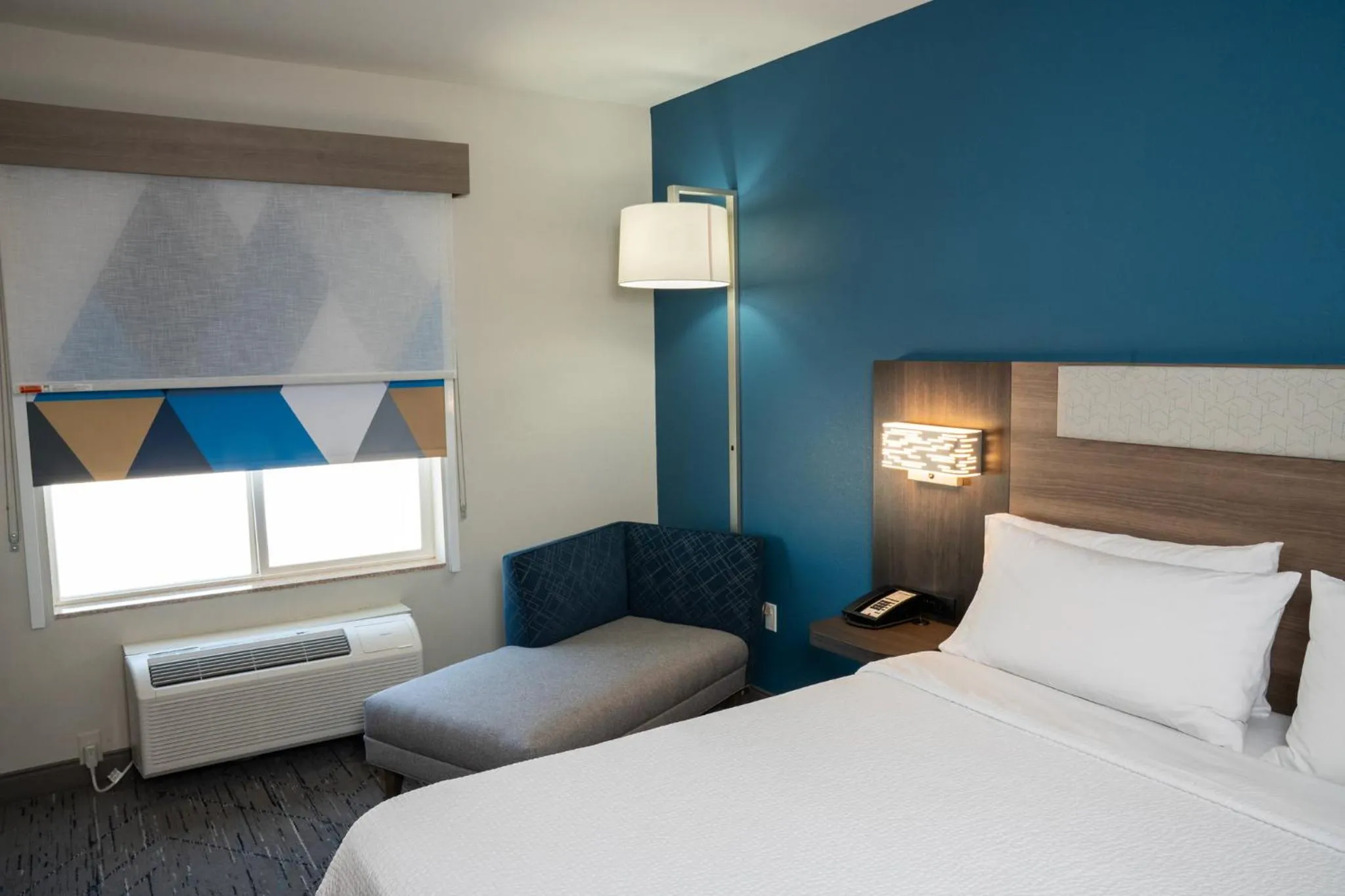 Photo of the whole room, Bed in Holiday Inn Express Las Cruces North by IHG