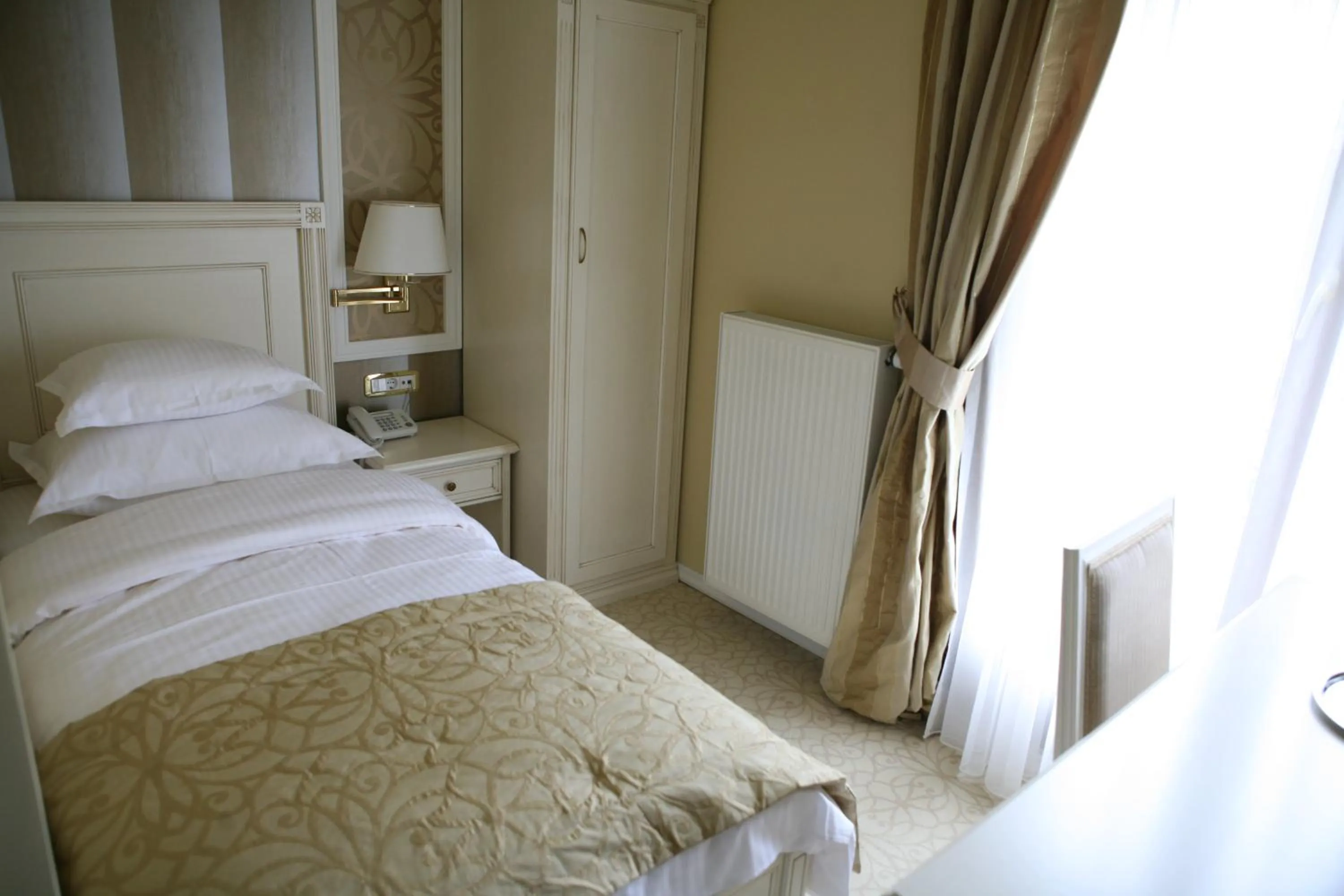 Bed in Hotel Villa Viktorija