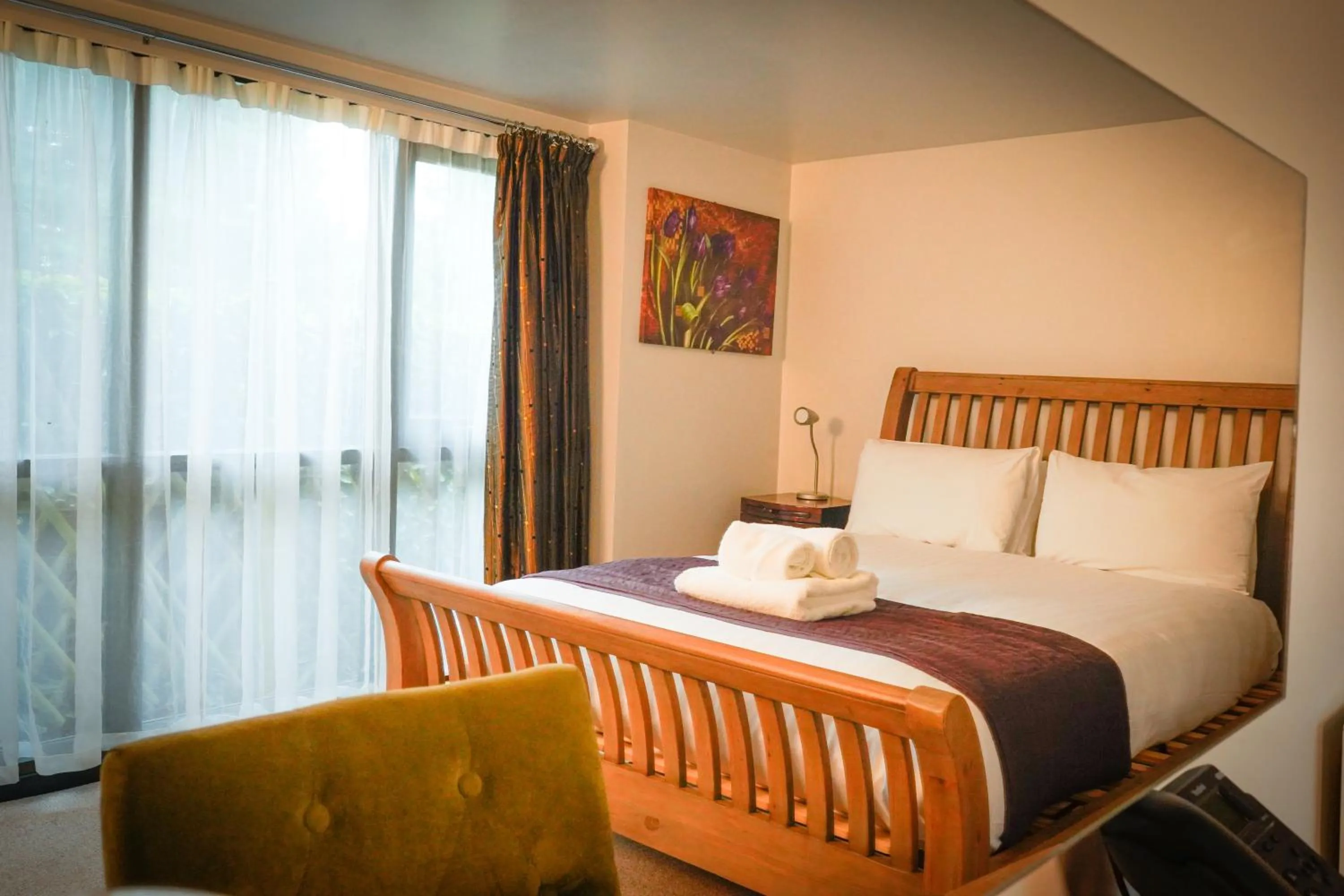 Bedroom, Bed in Lazaat Hotel