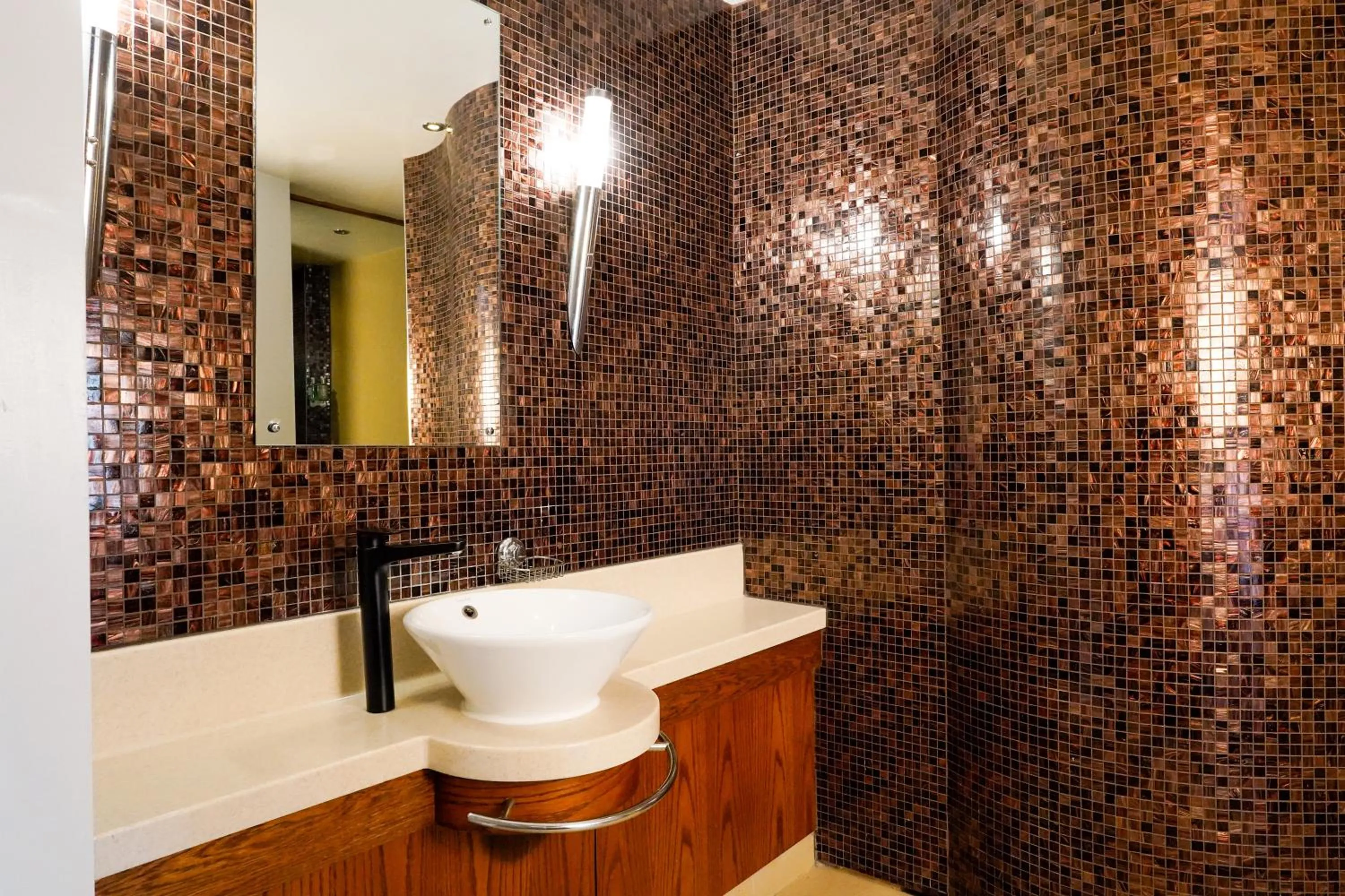 Shower in Lazaat Hotel