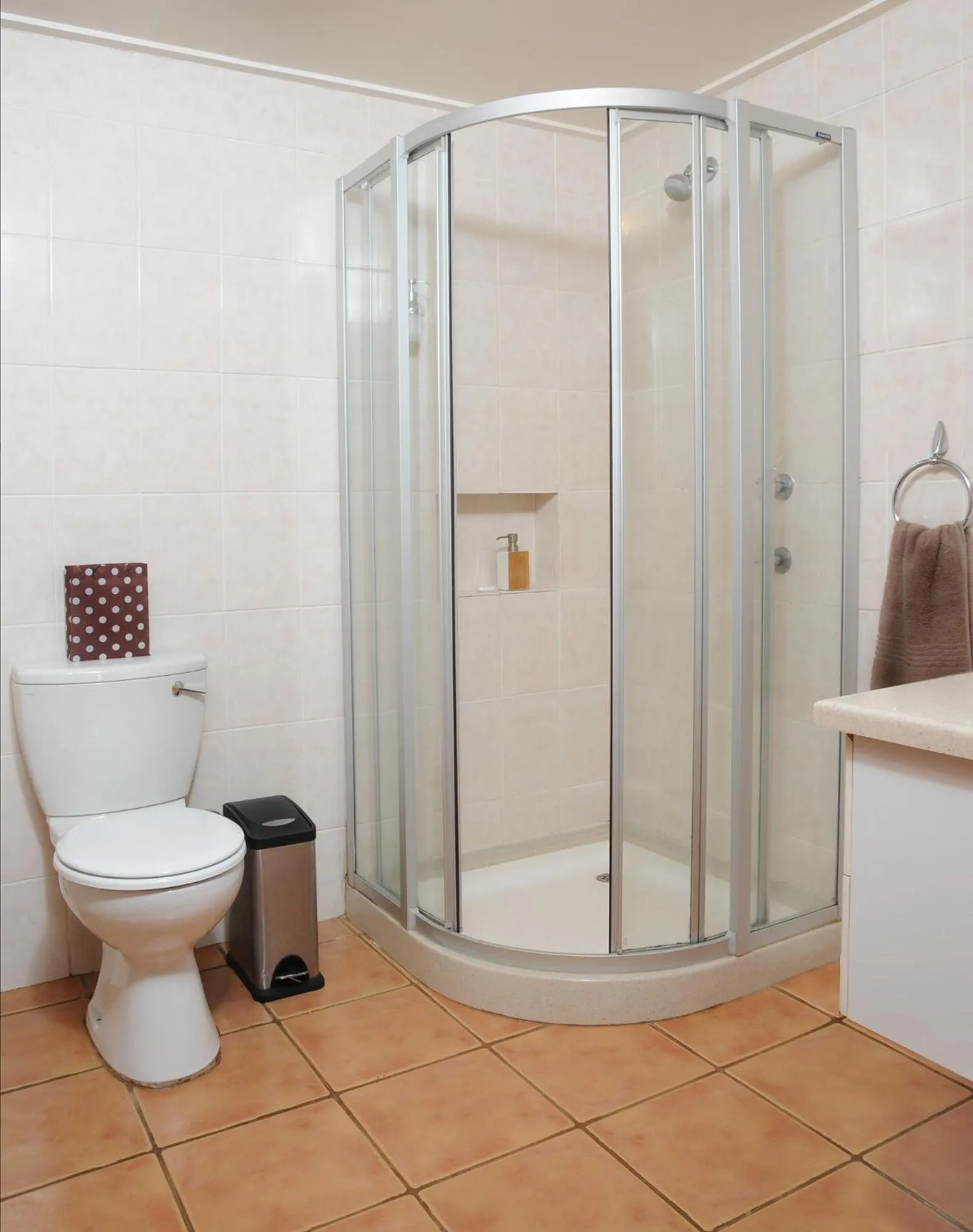 Bathroom in Stonecutters Lodge