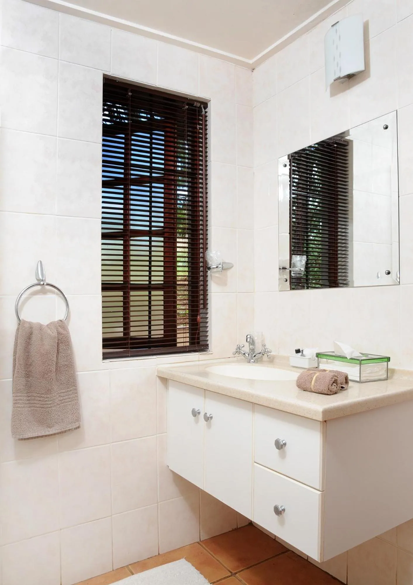 Bathroom in Stonecutters Lodge