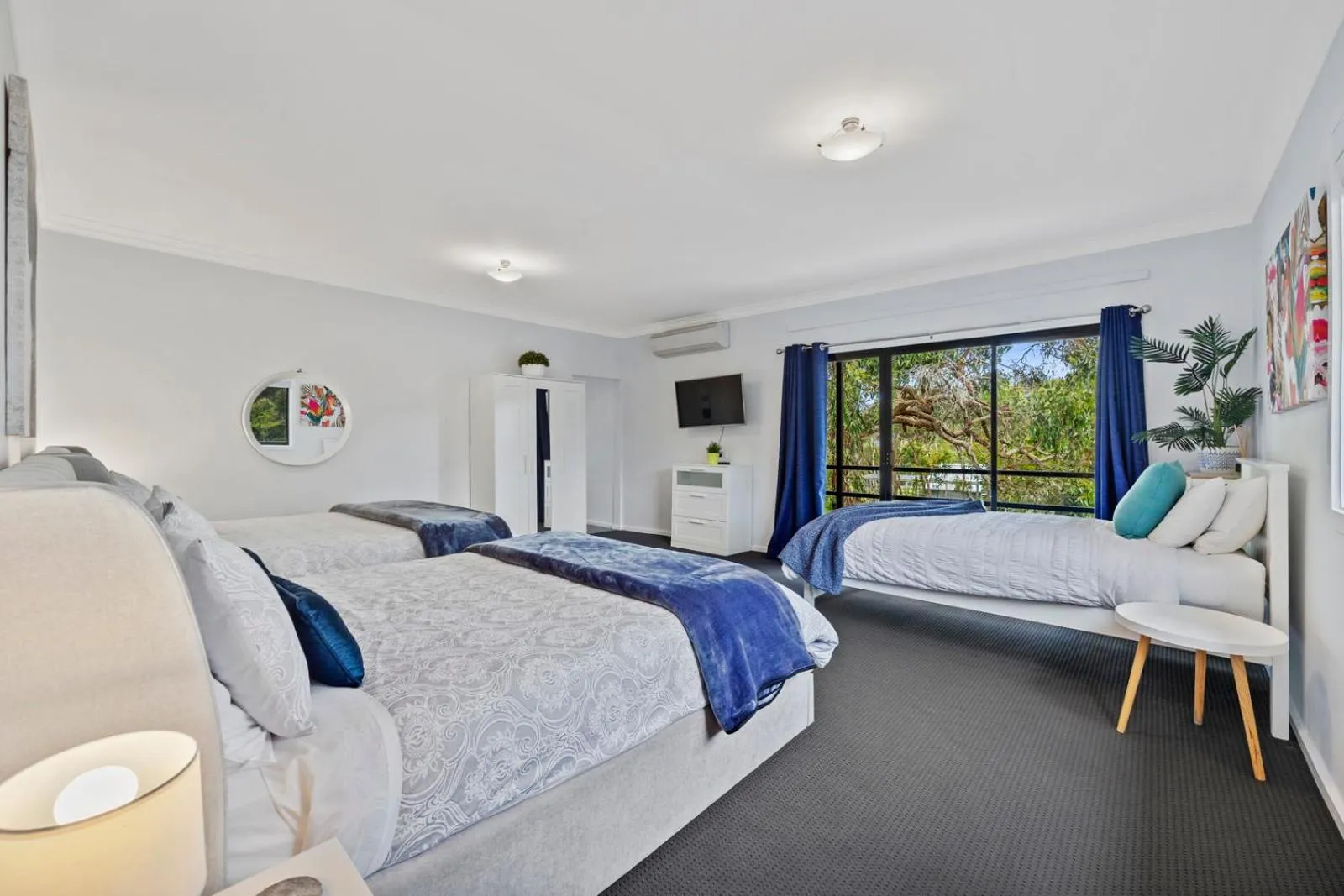 Balcony/Terrace, Bed in Elk Estate Luxury Holiday Home