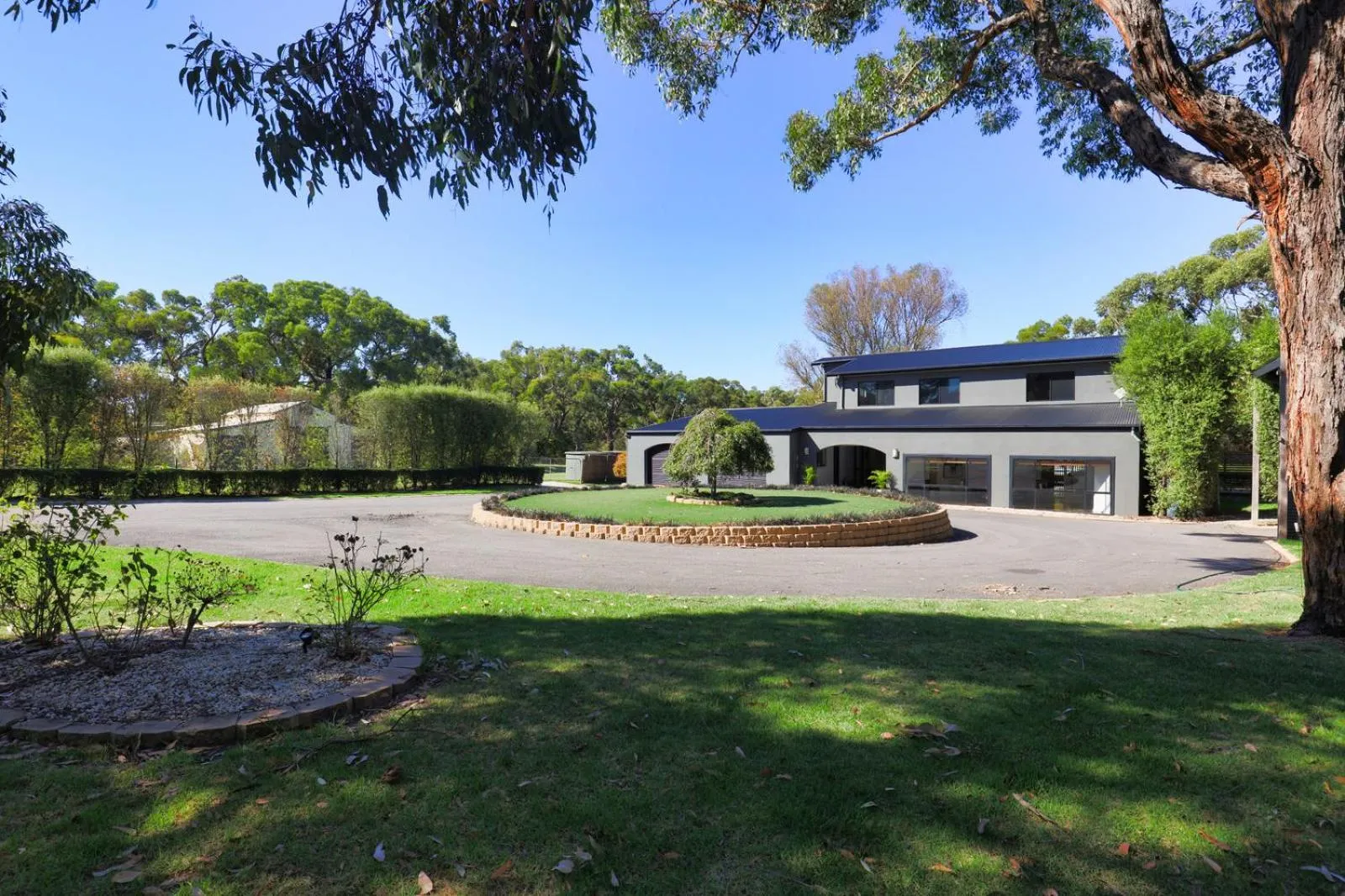 Property building in Elk Estate Luxury Holiday Home