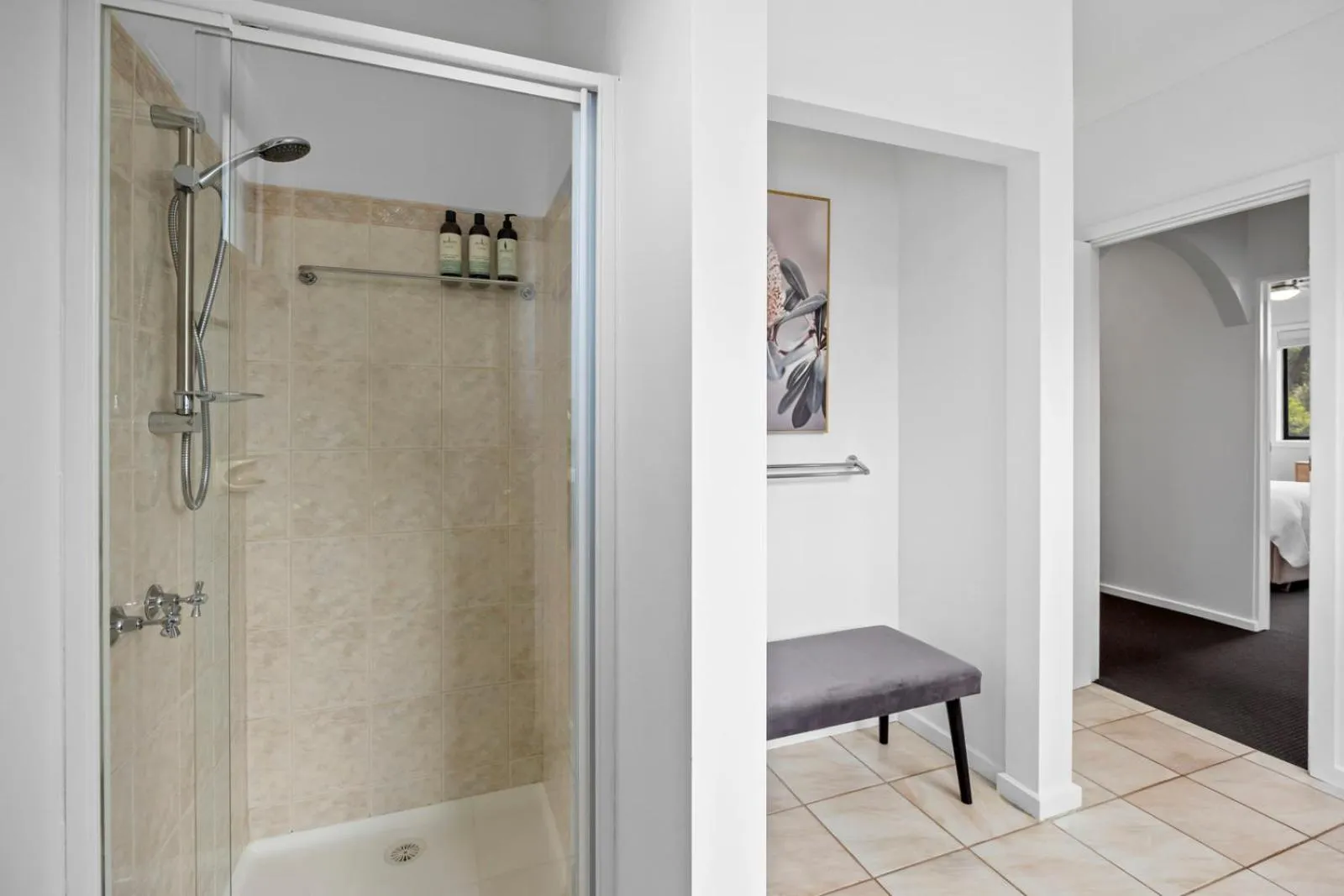 Shower in Elk Estate Luxury Holiday Home