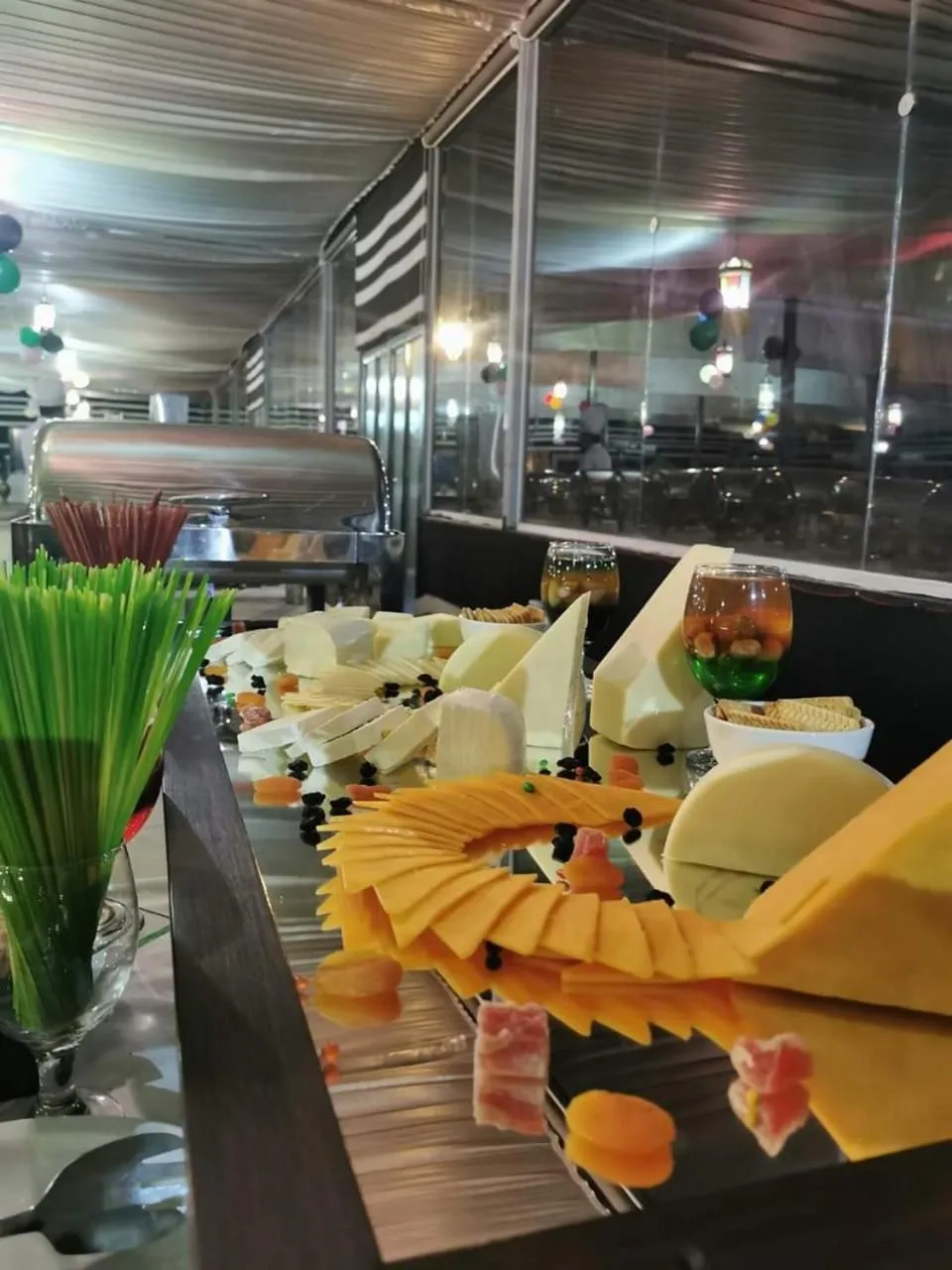 Restaurant/places to eat in Mazayen Rum Camp