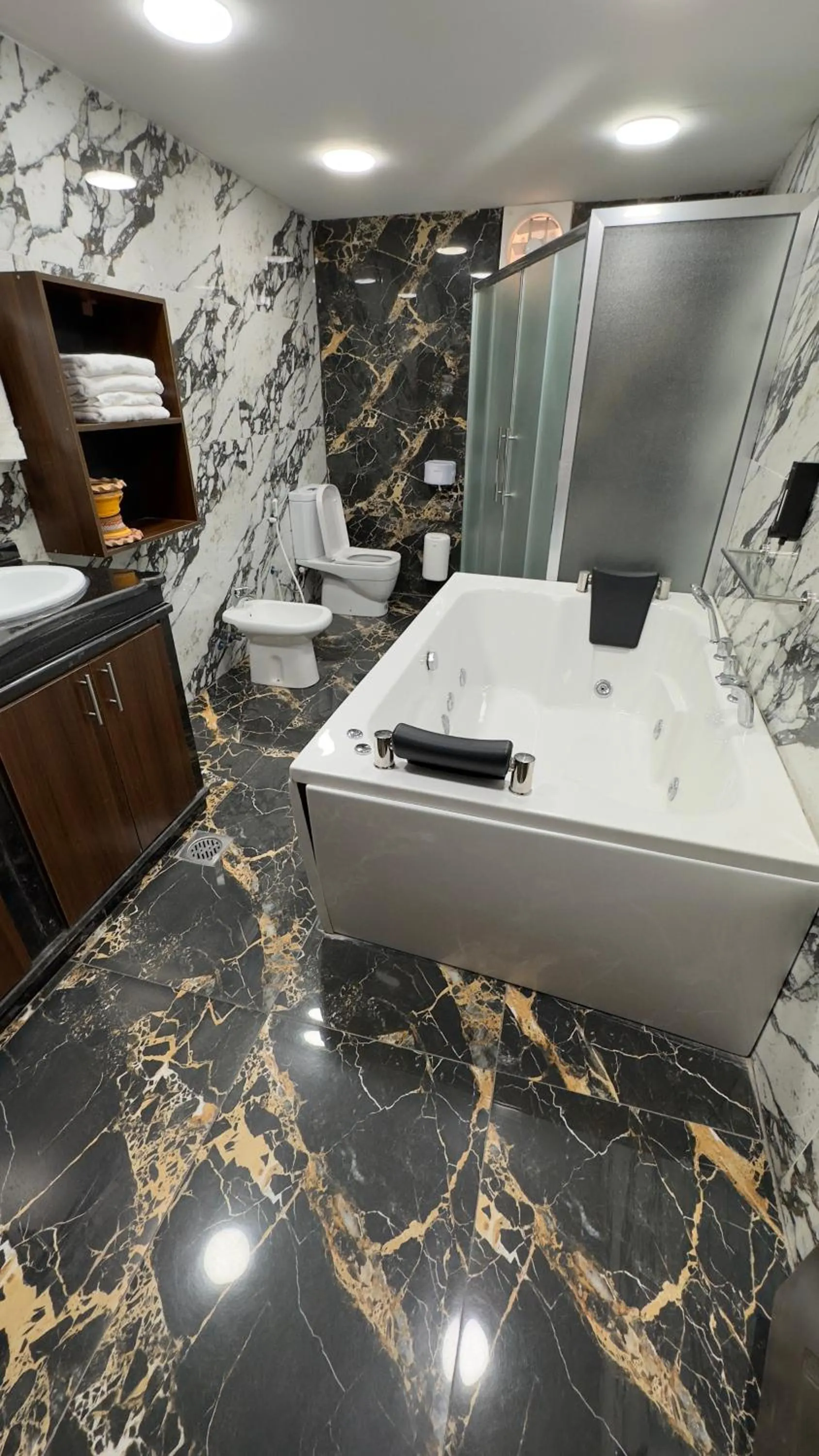 Shower in Mazayen Rum Camp