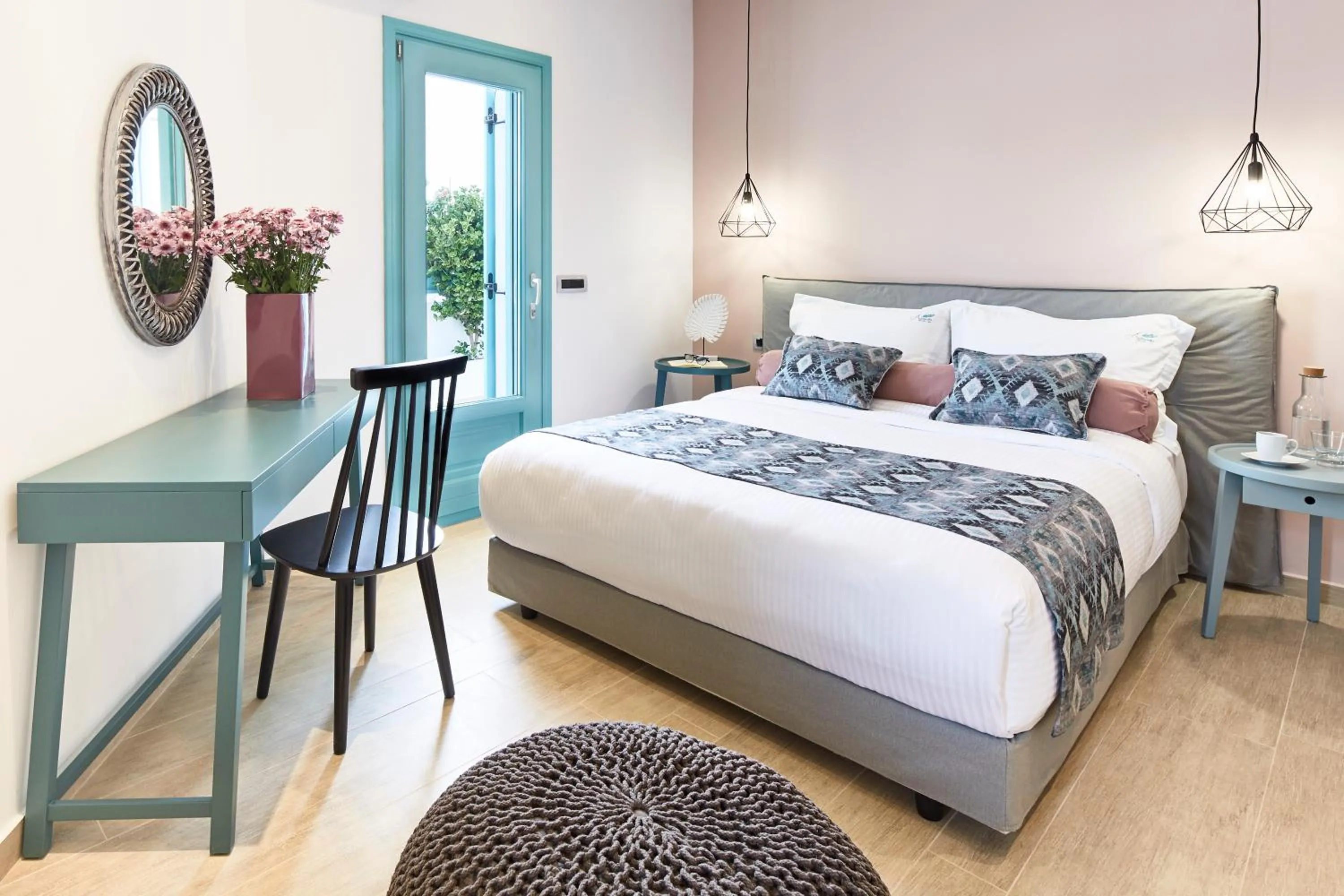 Time of day, Bed in Almyriki Beach Villa