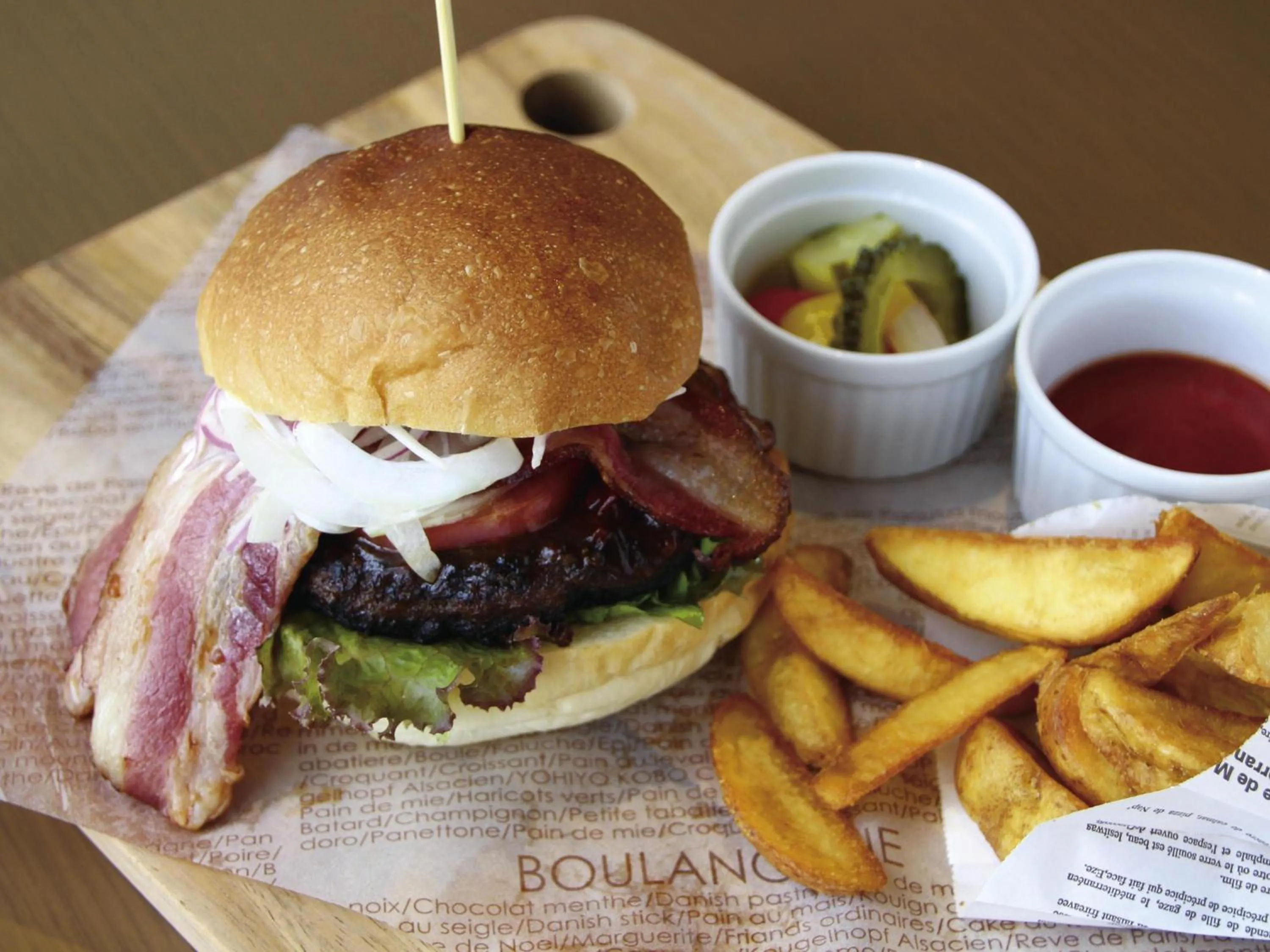 Lounge or bar in Novotel Okinawa Naha