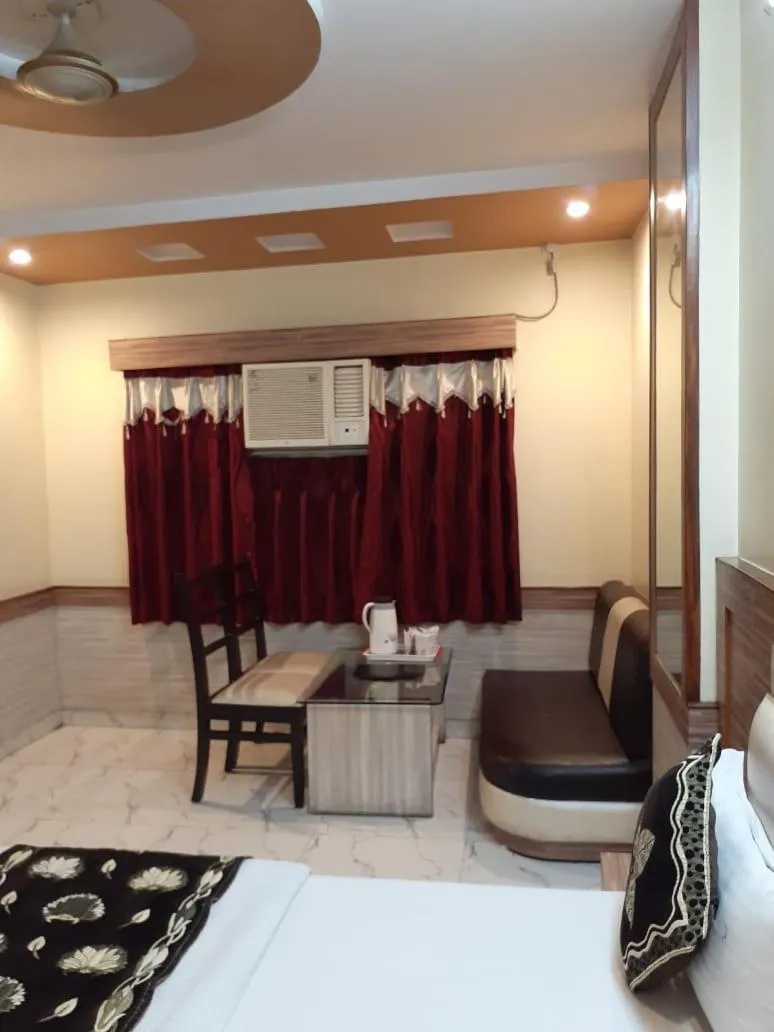 Bed in Hotel Metro Inn