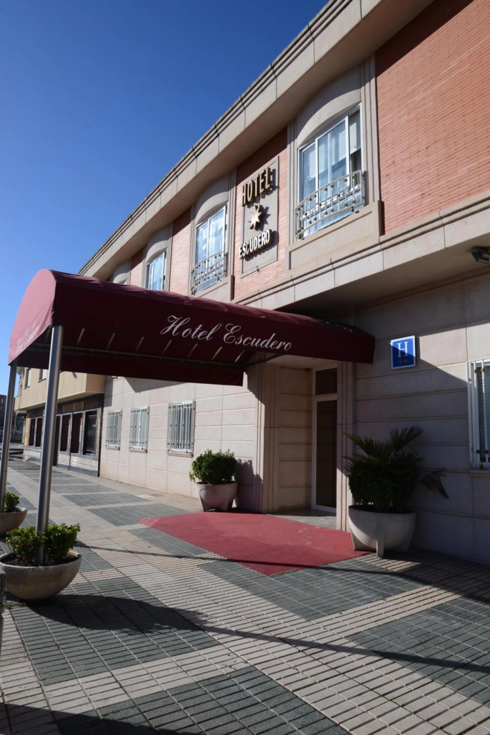 Facade/entrance in Hotel Escudero