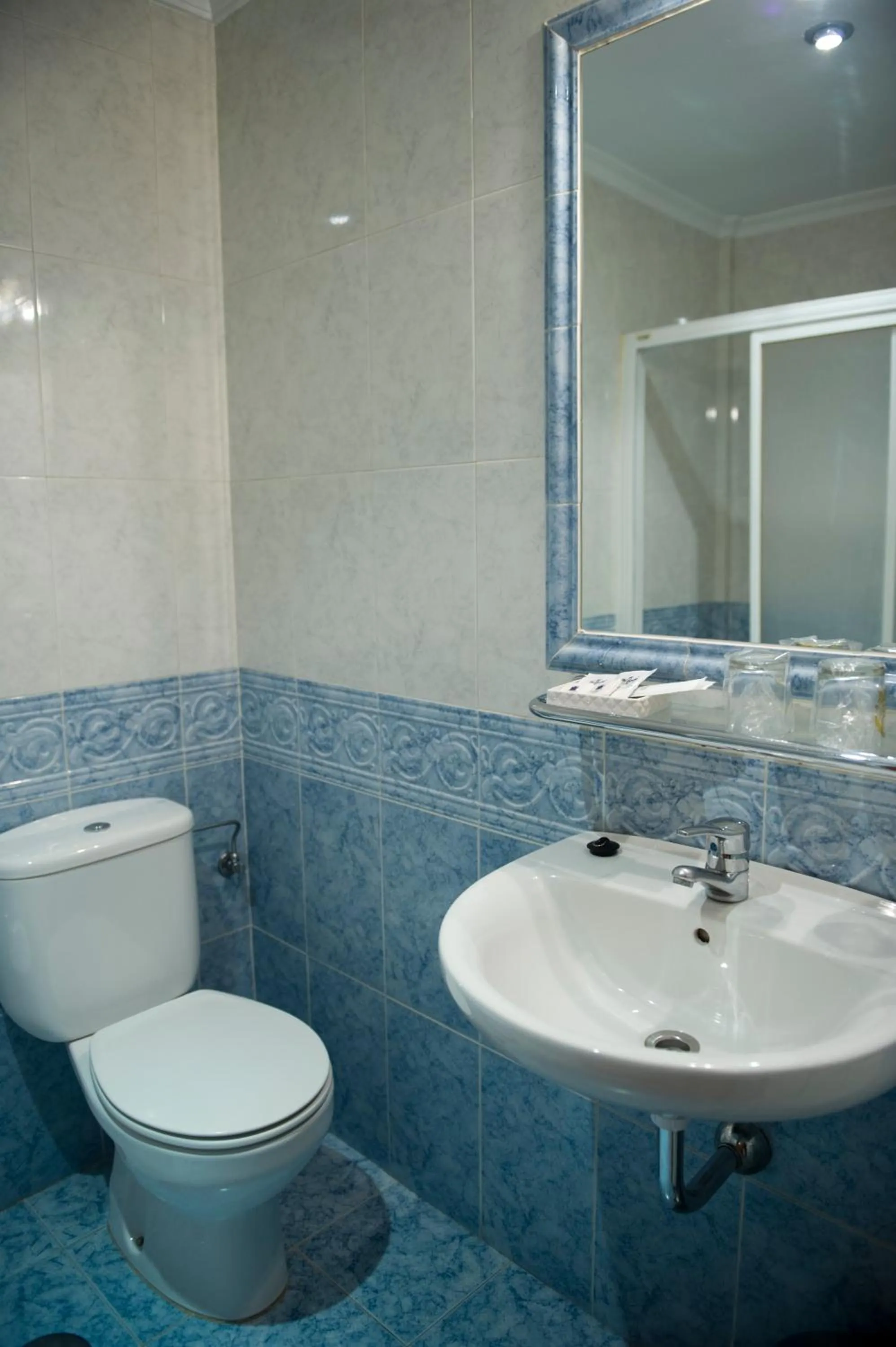 Bathroom in Hotel Escudero