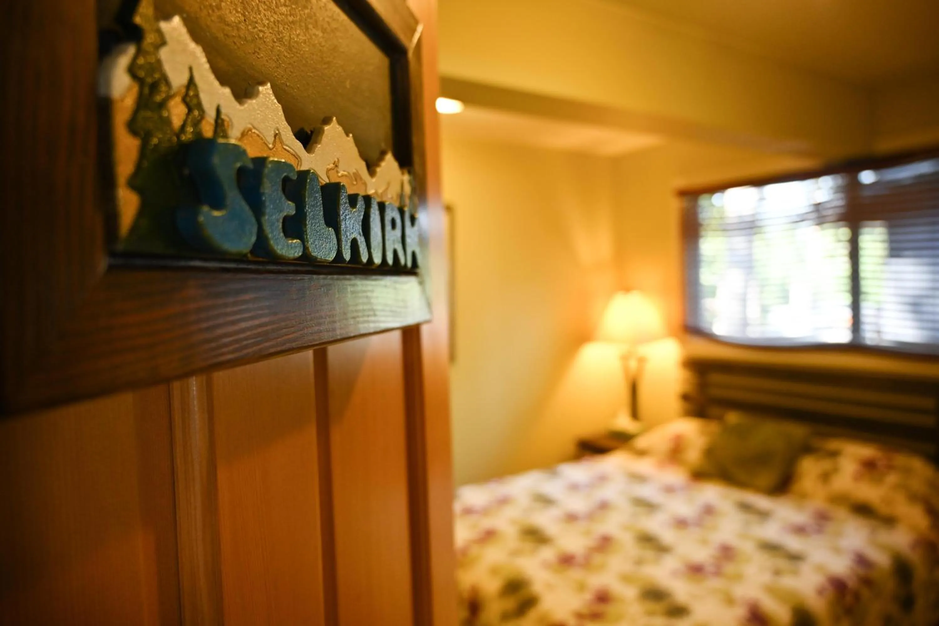 Bedroom, Bed in Auberge Kicking Horse Guest House