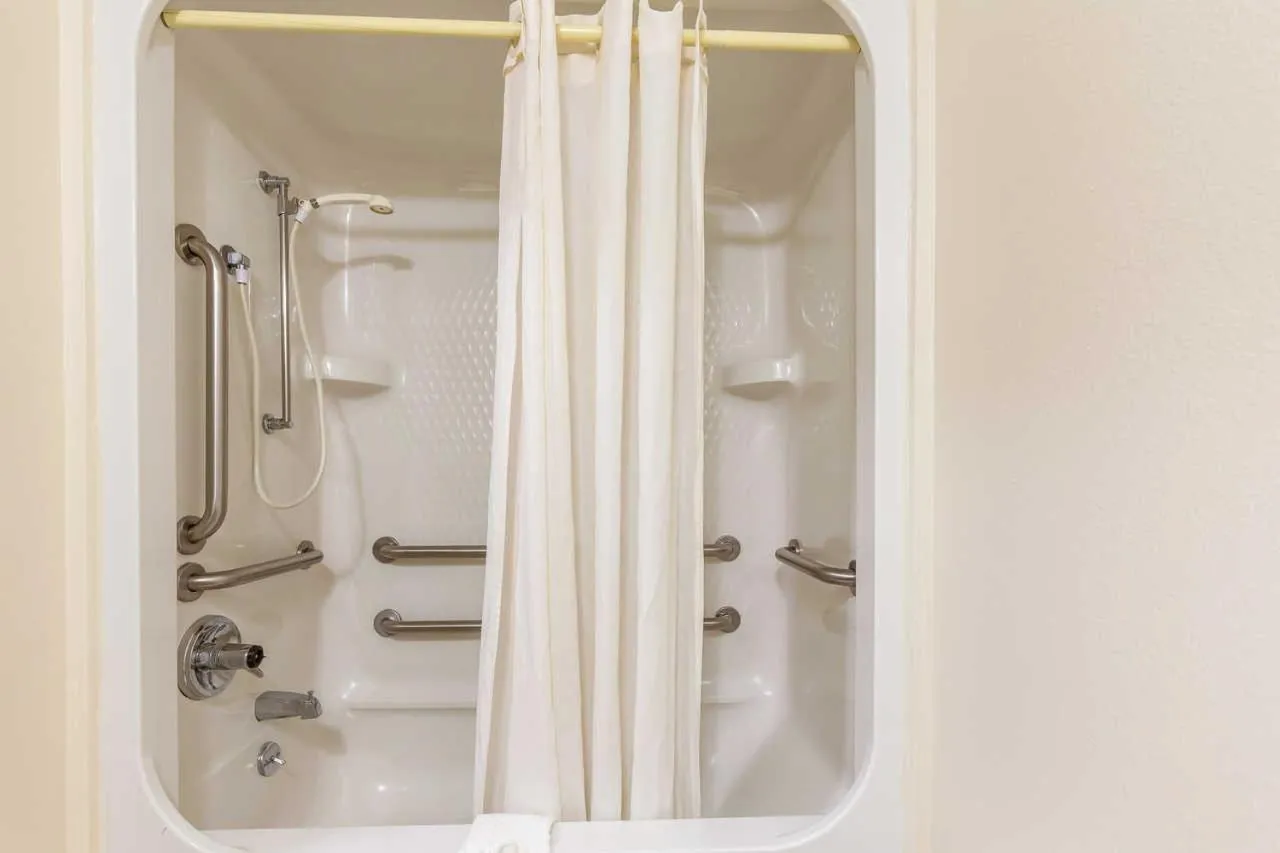 Econo Lodge Inn & Suites Fairview Heights St Louis