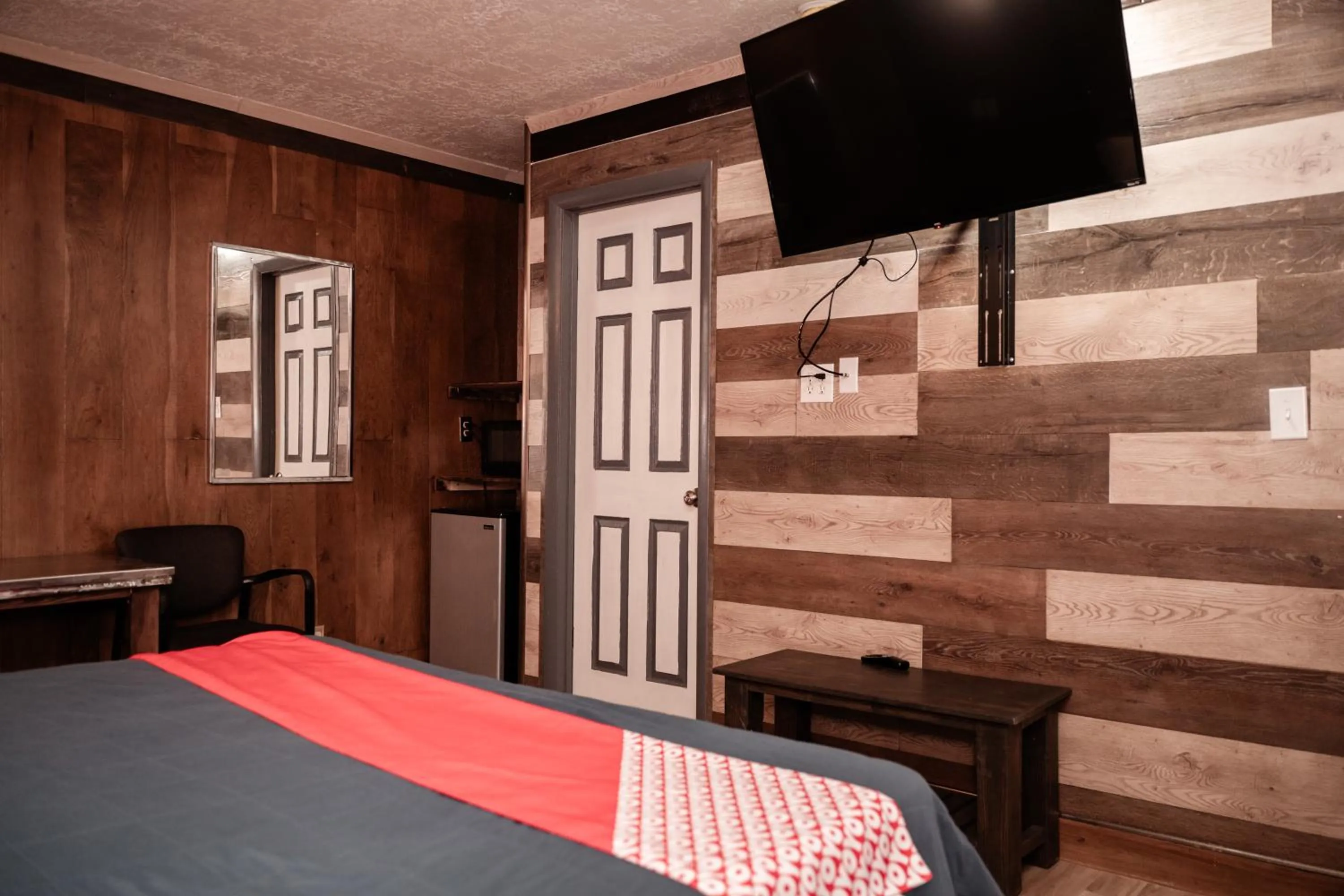 Bed in Provo Inn & Suites