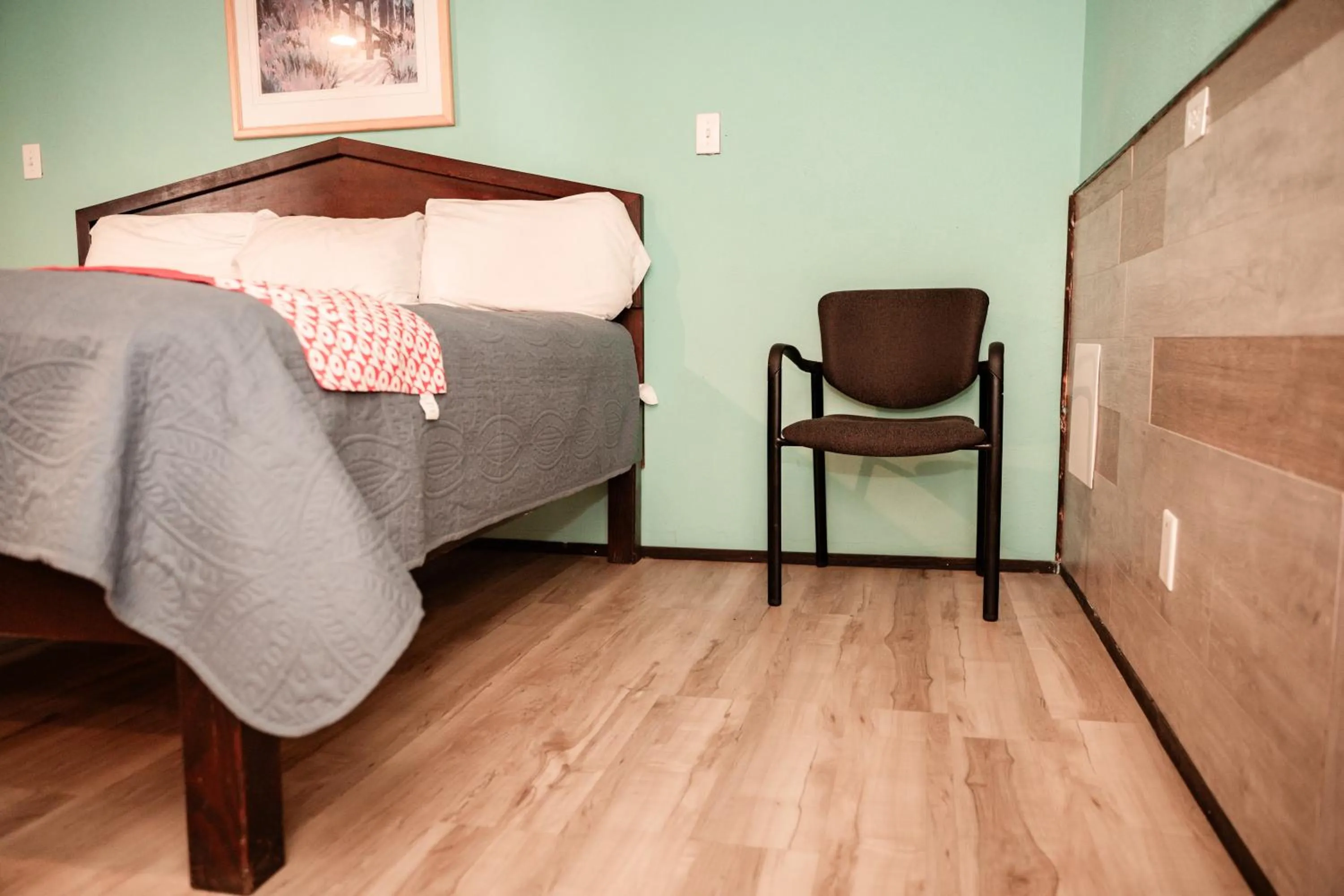 Bed in Provo Inn & Suites