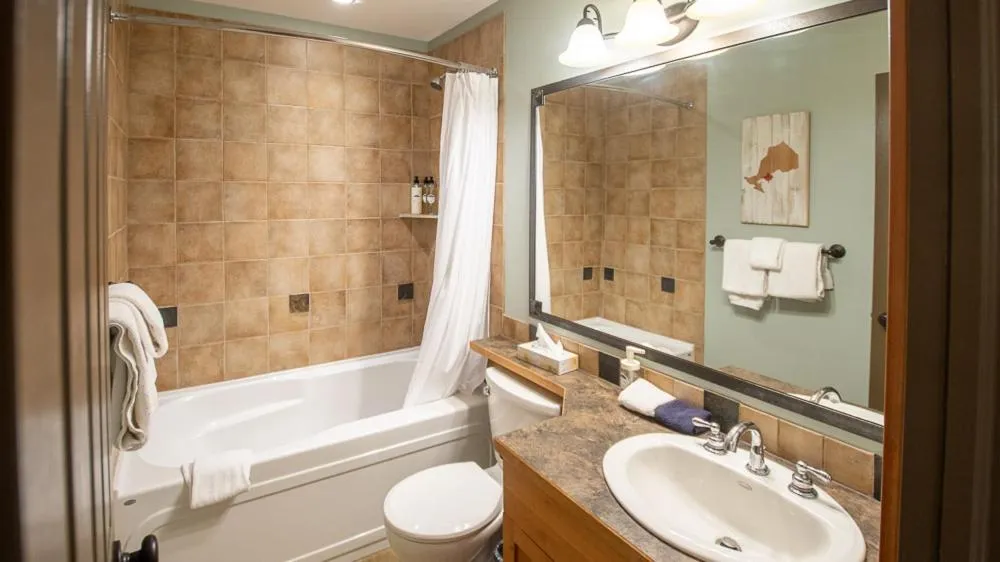 Timberline Lodges by Fernie Lodging Co