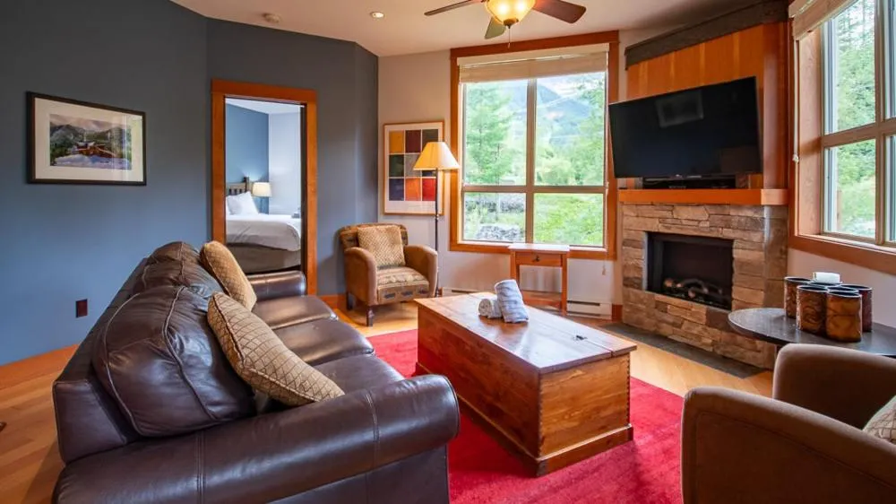 Timberline Lodges by Fernie Lodging Co