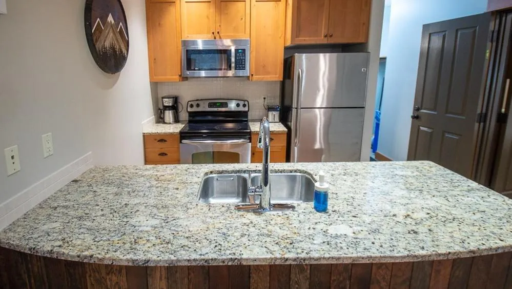 Timberline Lodges by Fernie Lodging Co