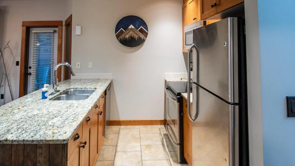 Timberline Lodges by Fernie Lodging Co